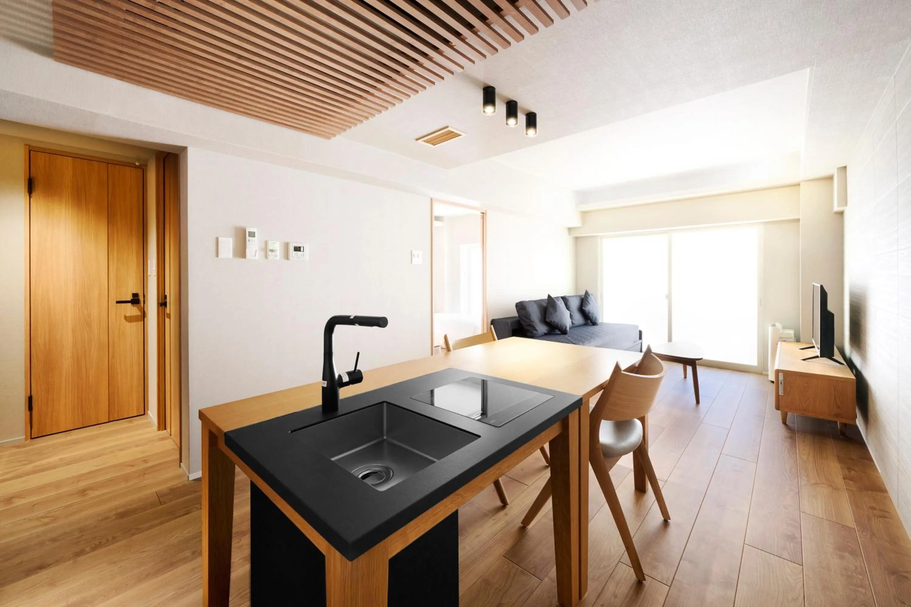 Photo of the whole room in montan HAKATA