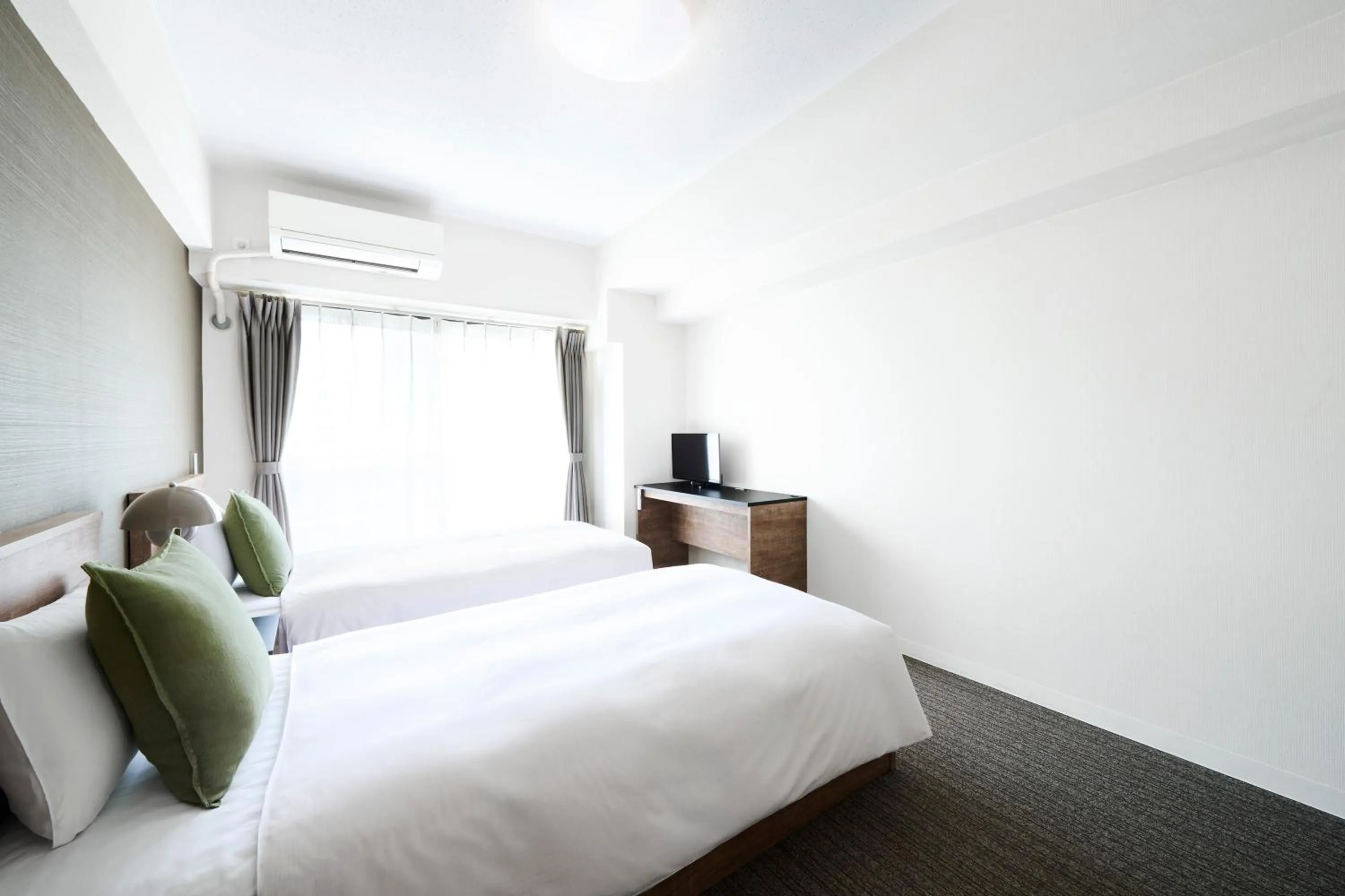 Photo of the whole room, Bed in montan HAKATA