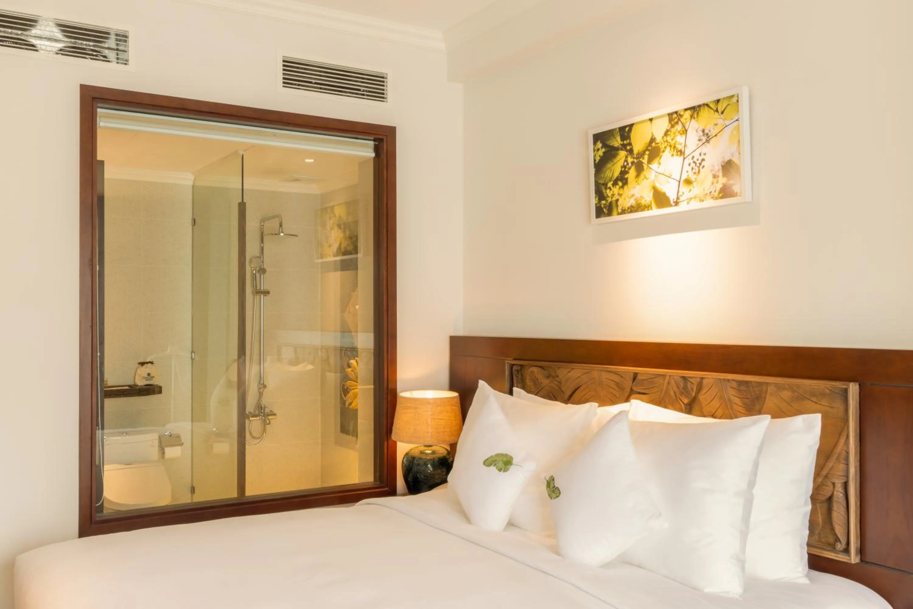 Bed in Cochin Sang Hotel