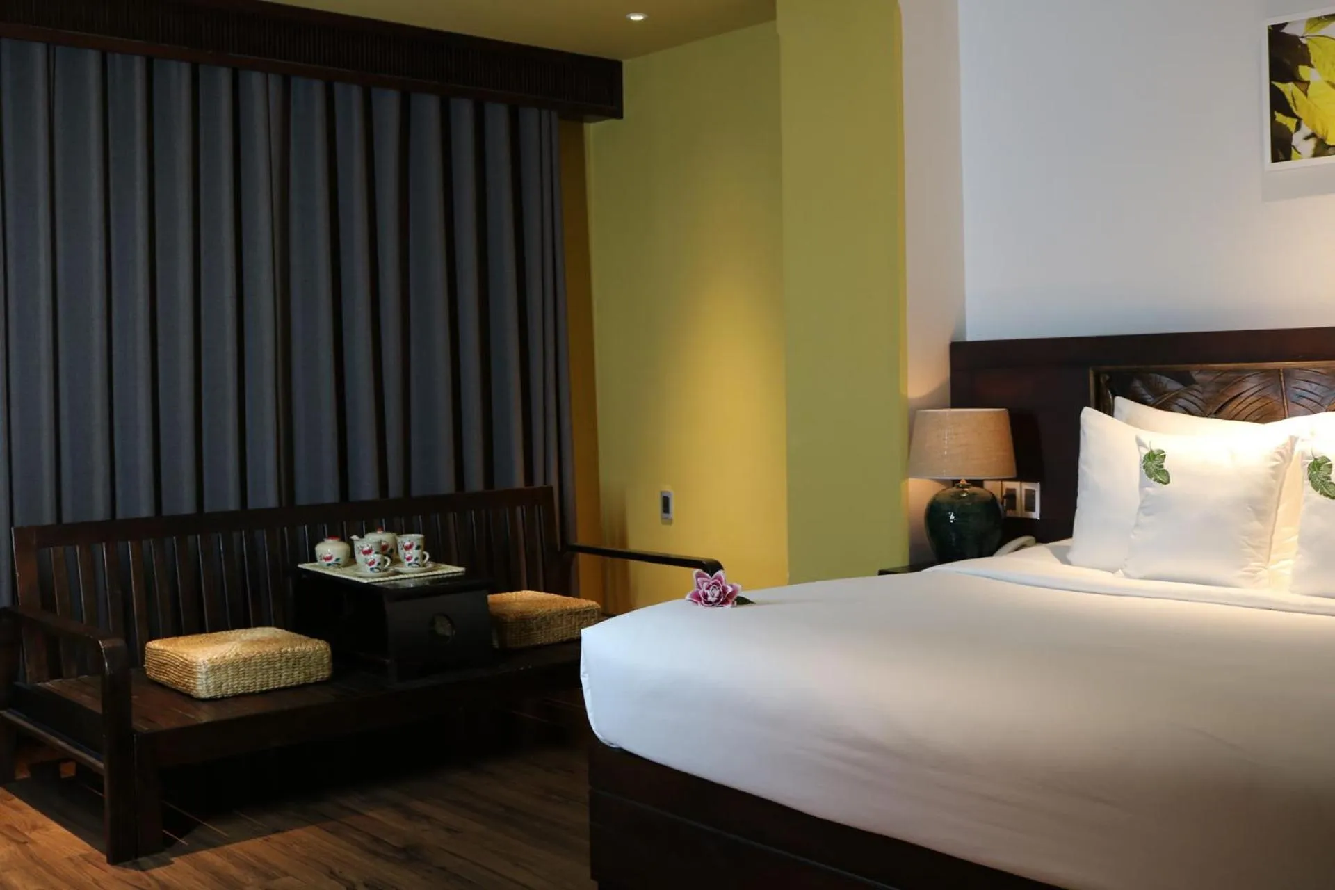 Bed in Cochin Sang Hotel