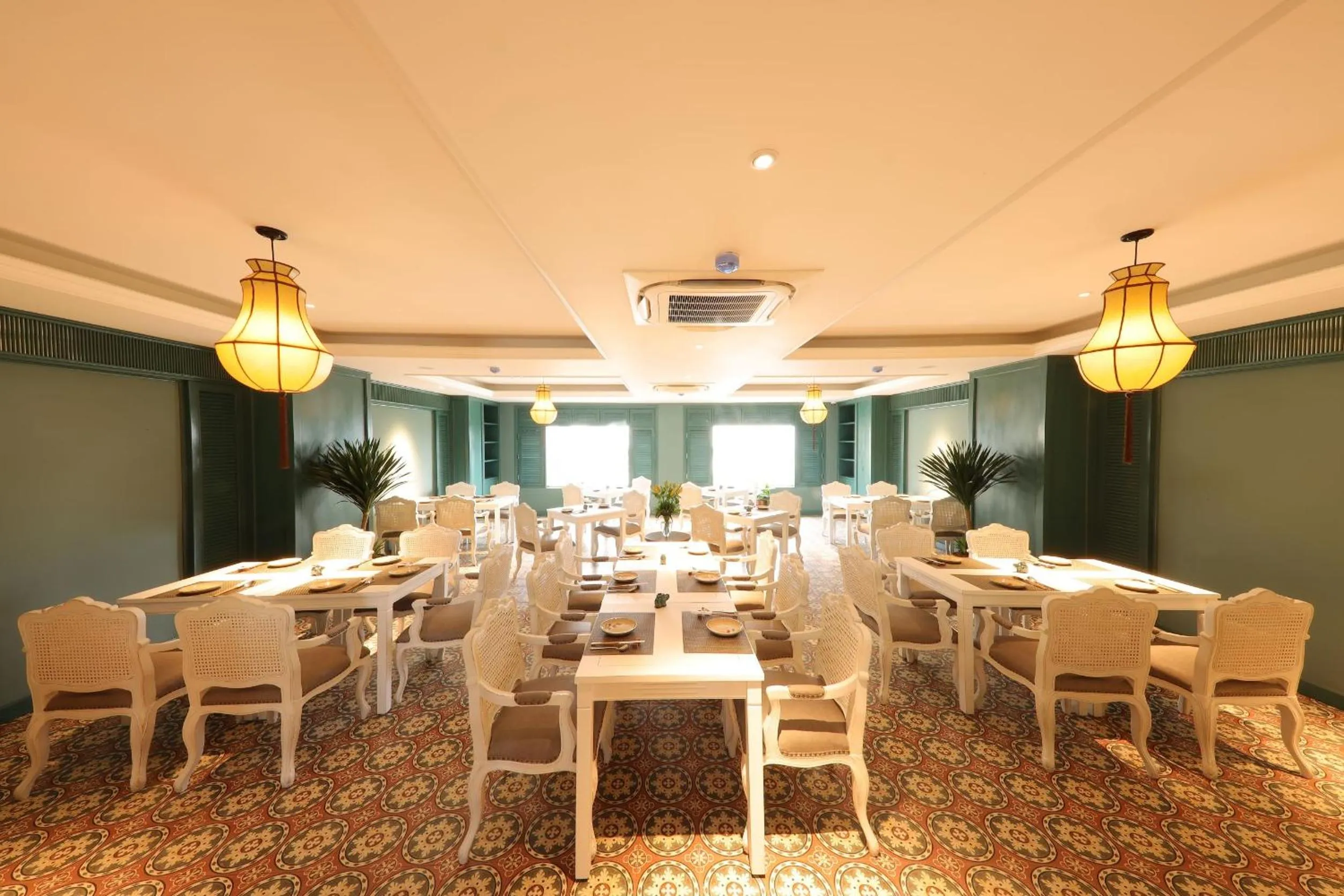 Restaurant/places to eat in Cochin Sang Hotel