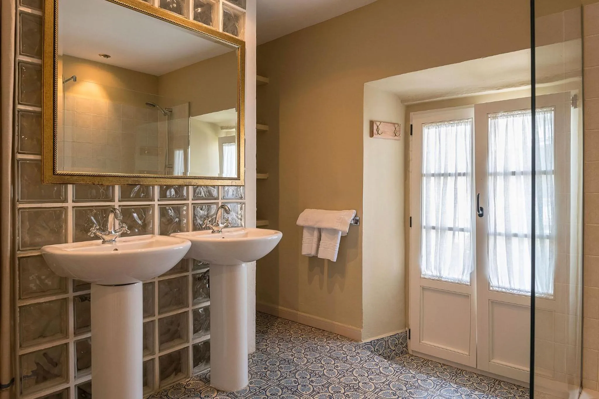 Bathroom in Hotel La Casa del Califa