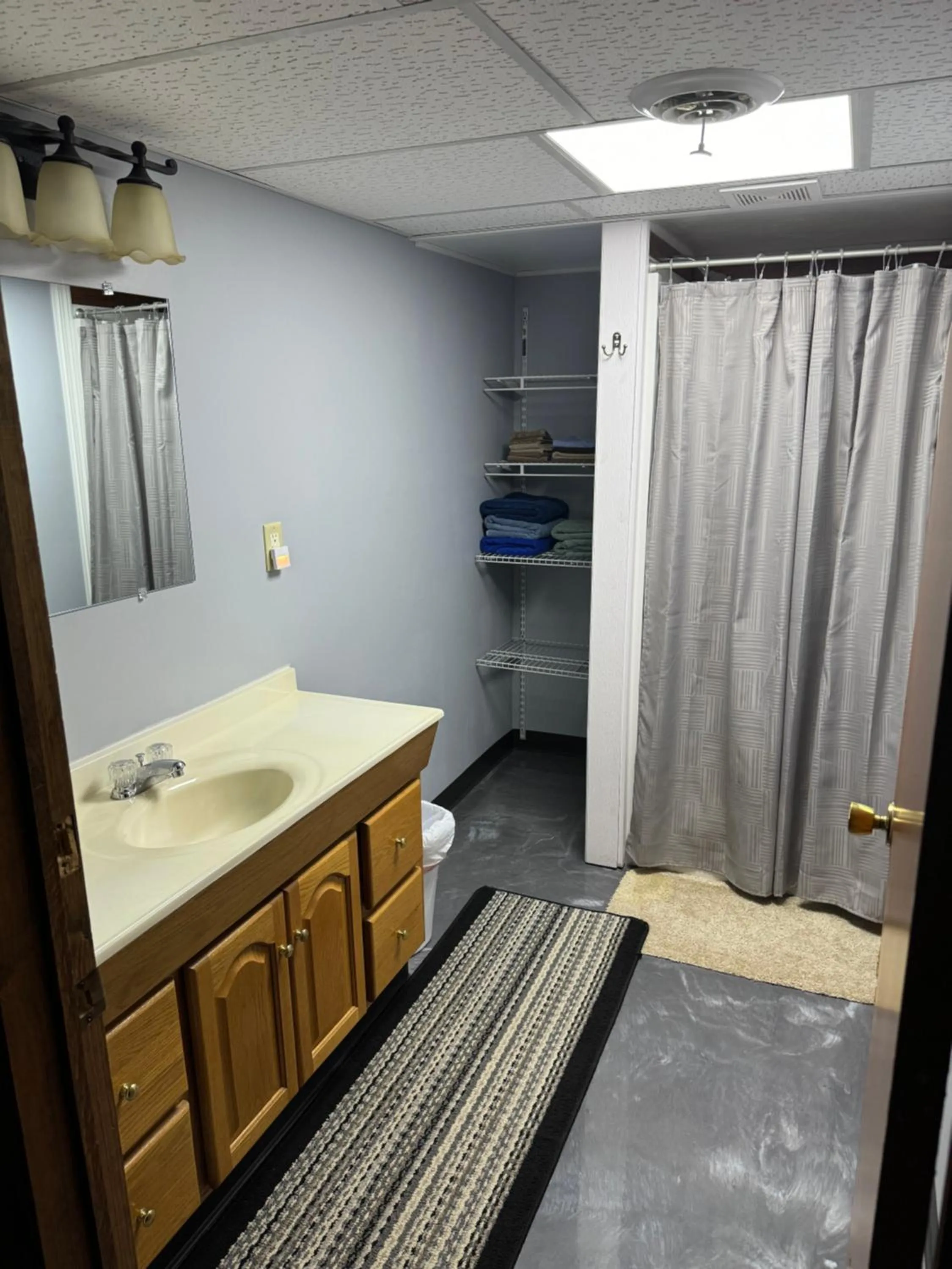 Bathroom in Fenway House Hotel