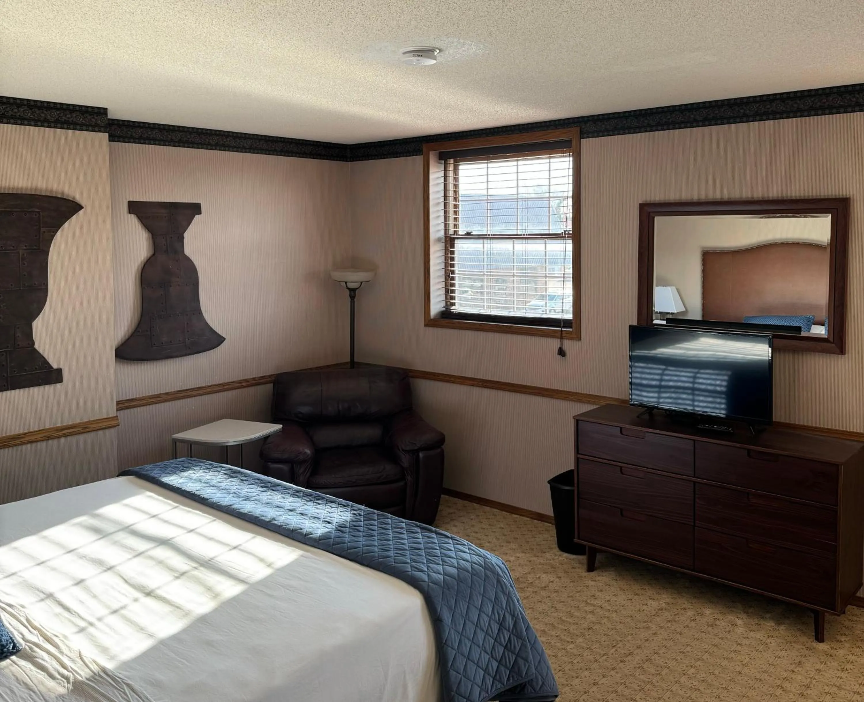 Bed in Fenway House Hotel