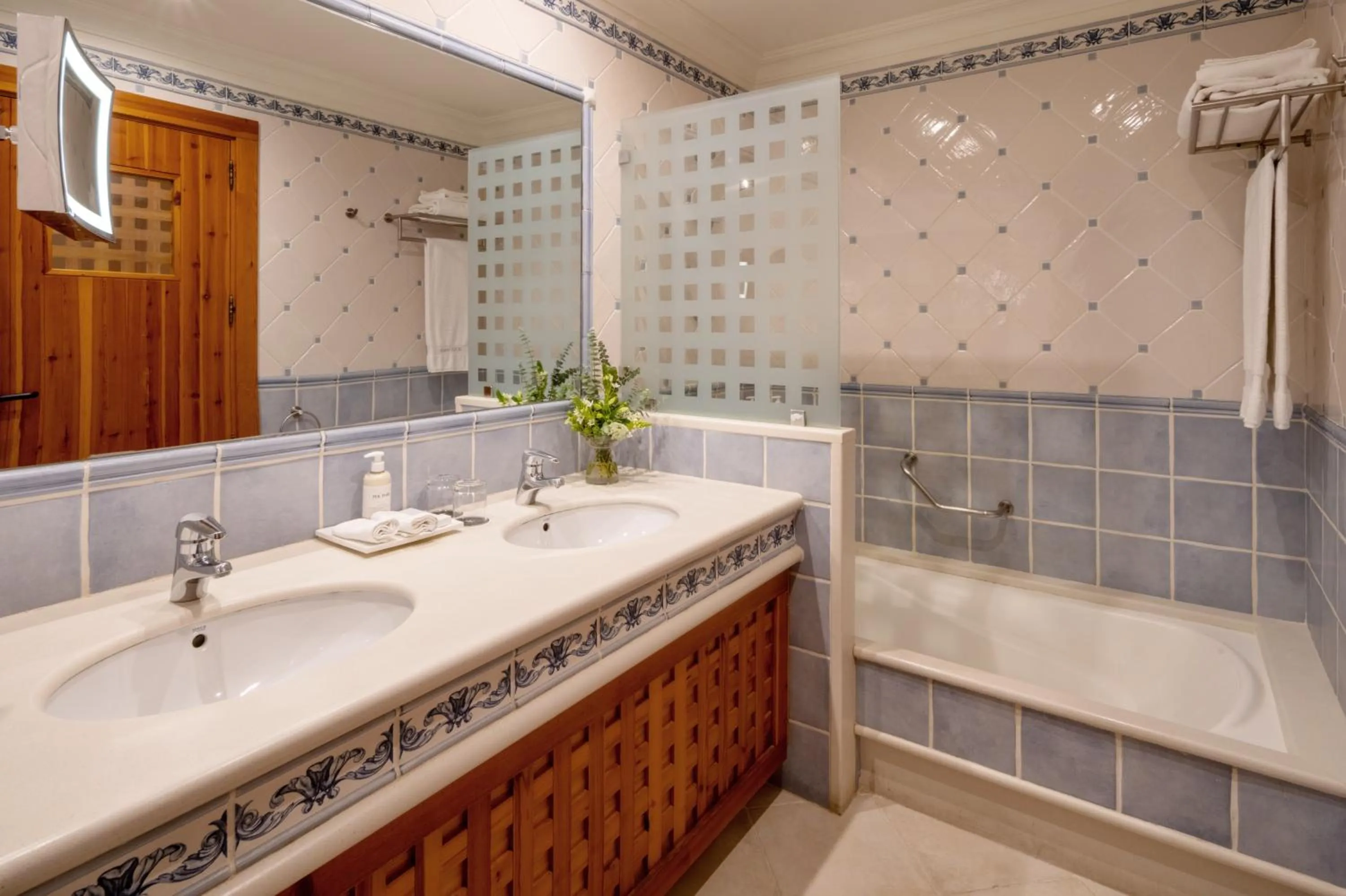 Bathroom in Princesa Yaiza Suite Hotel Resort