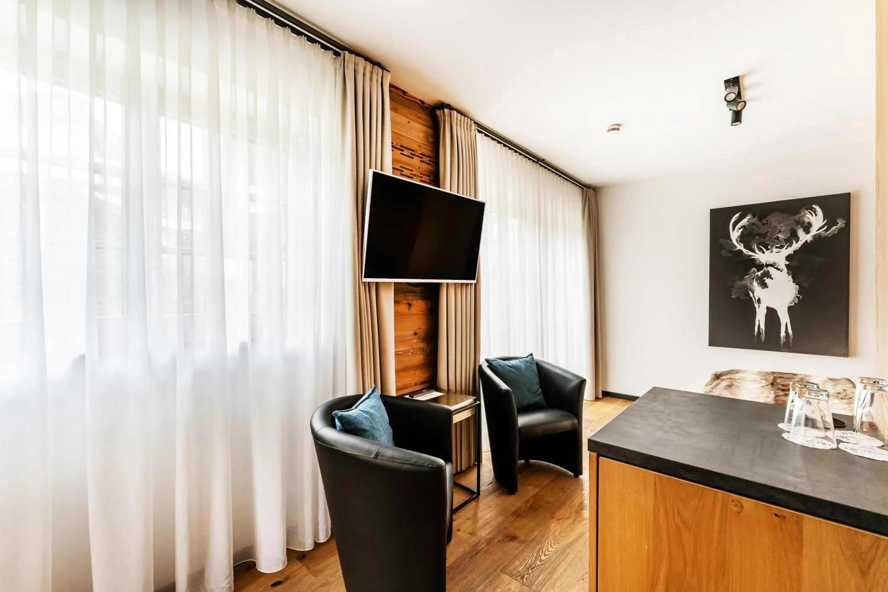 Seating area in Hotel Bayerischer Hof