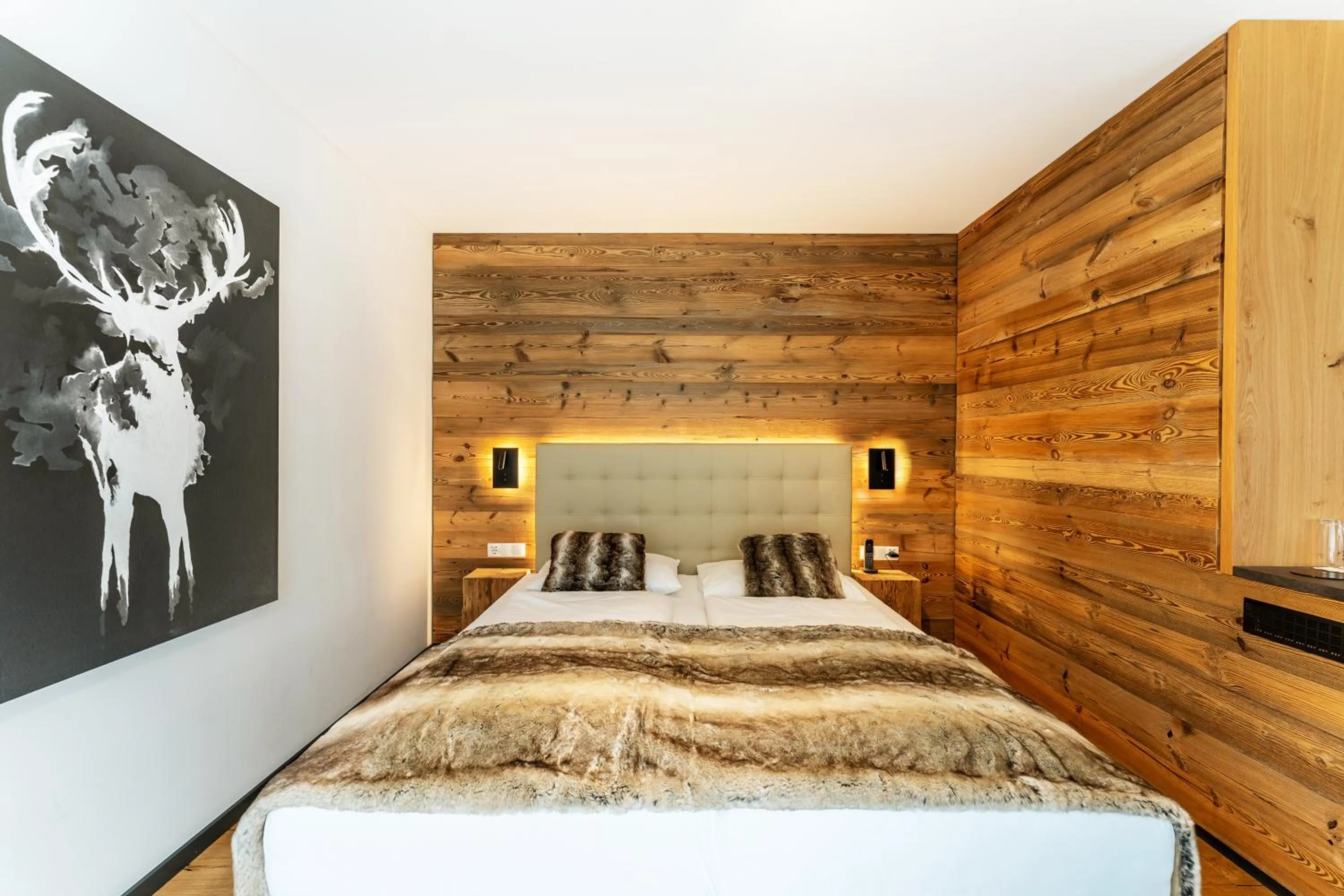 Bedroom, Bed in Hotel Bayerischer Hof