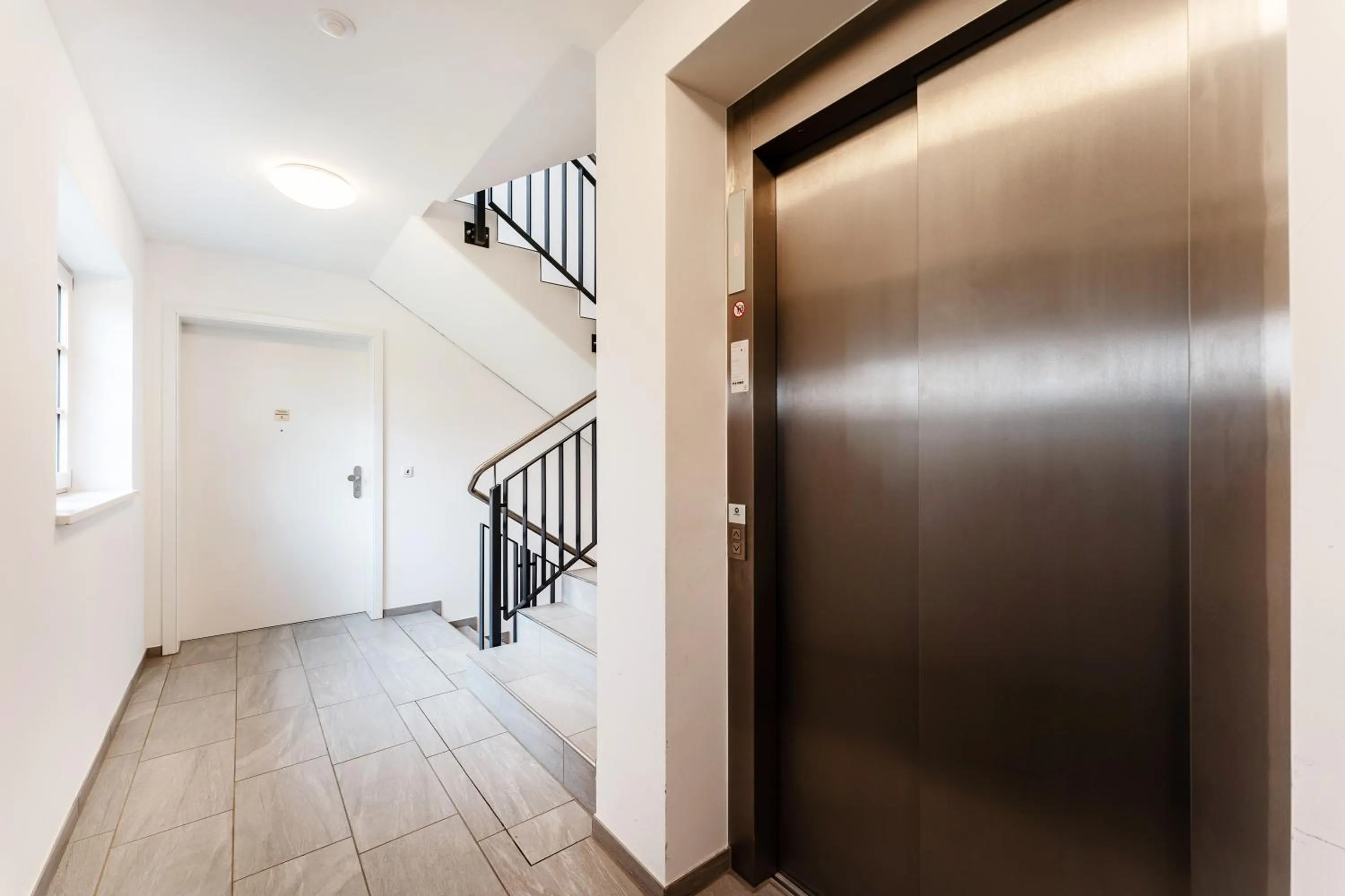 elevator in Hotel Bayerischer Hof