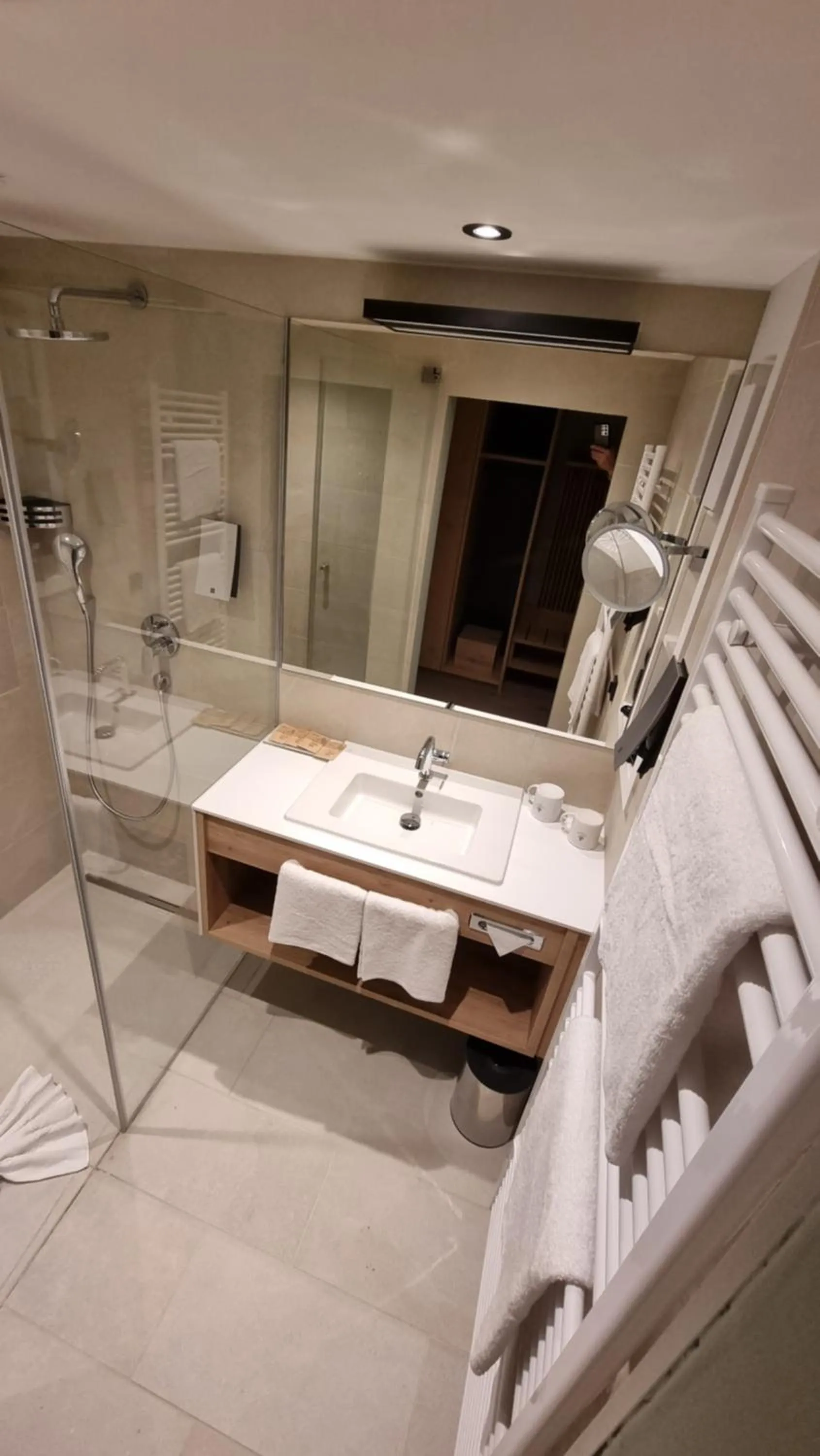 Bathroom in Hotel Bayerischer Hof