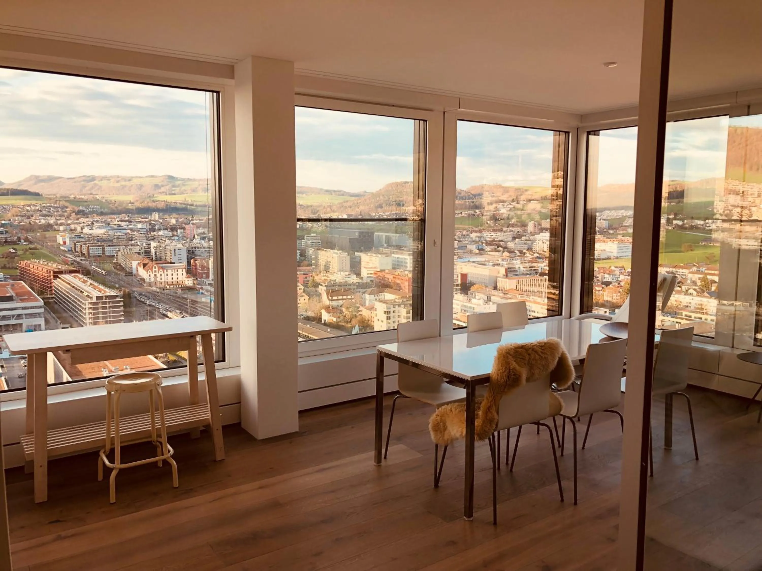 Dining area in Park Tower City View Apartments