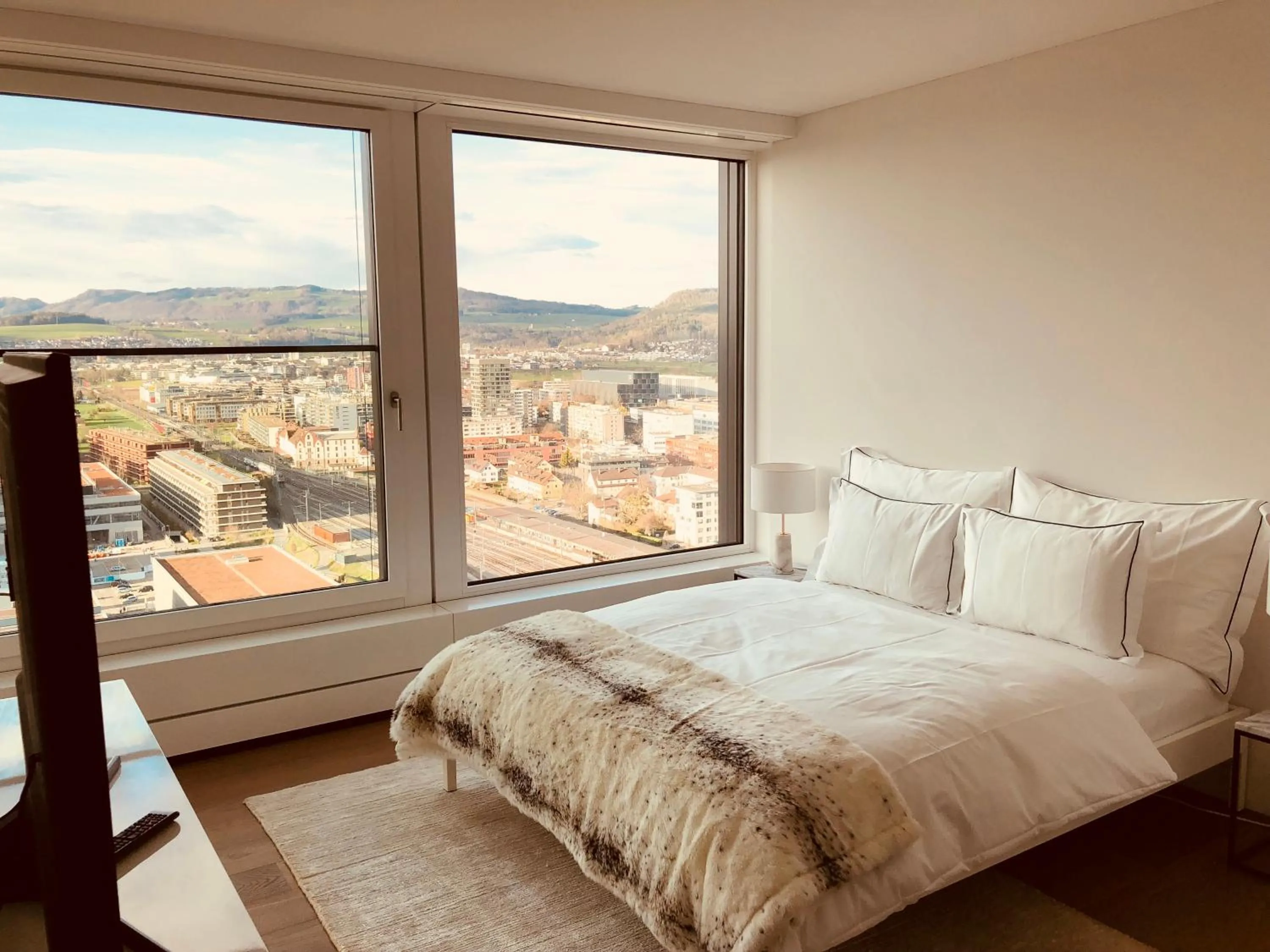 Bedroom, Bed in Park Tower City View Apartments