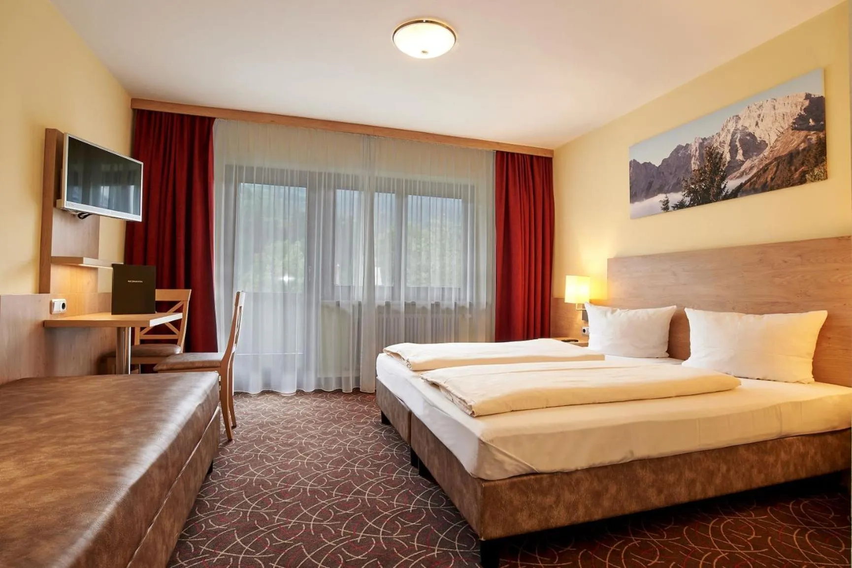 Bed in Alpen-Hotel Seimler