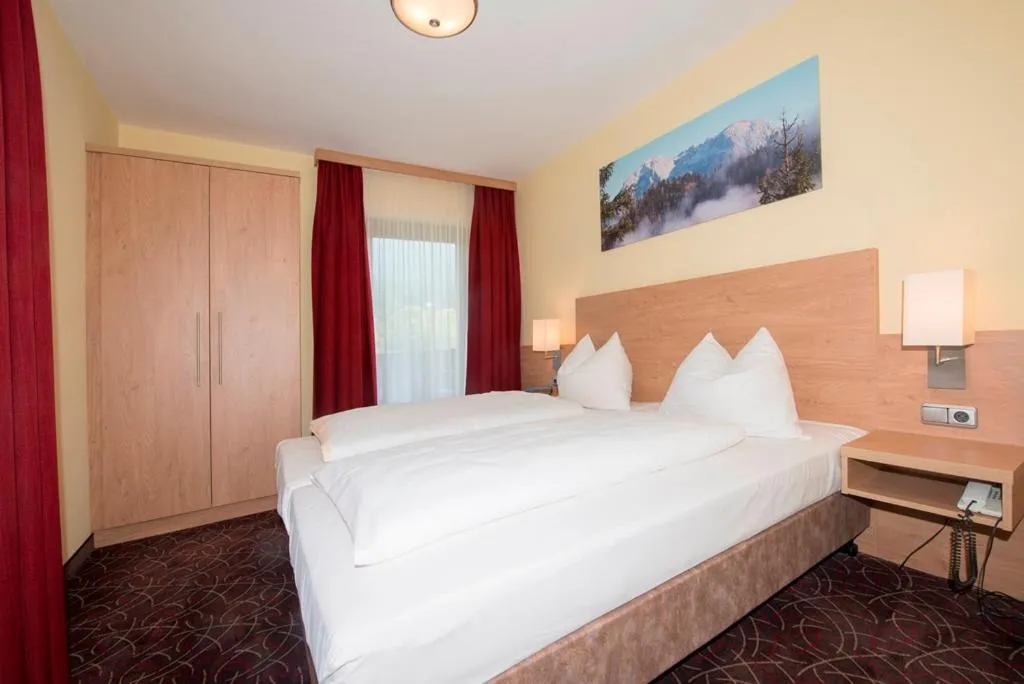 Bed in Alpen-Hotel Seimler