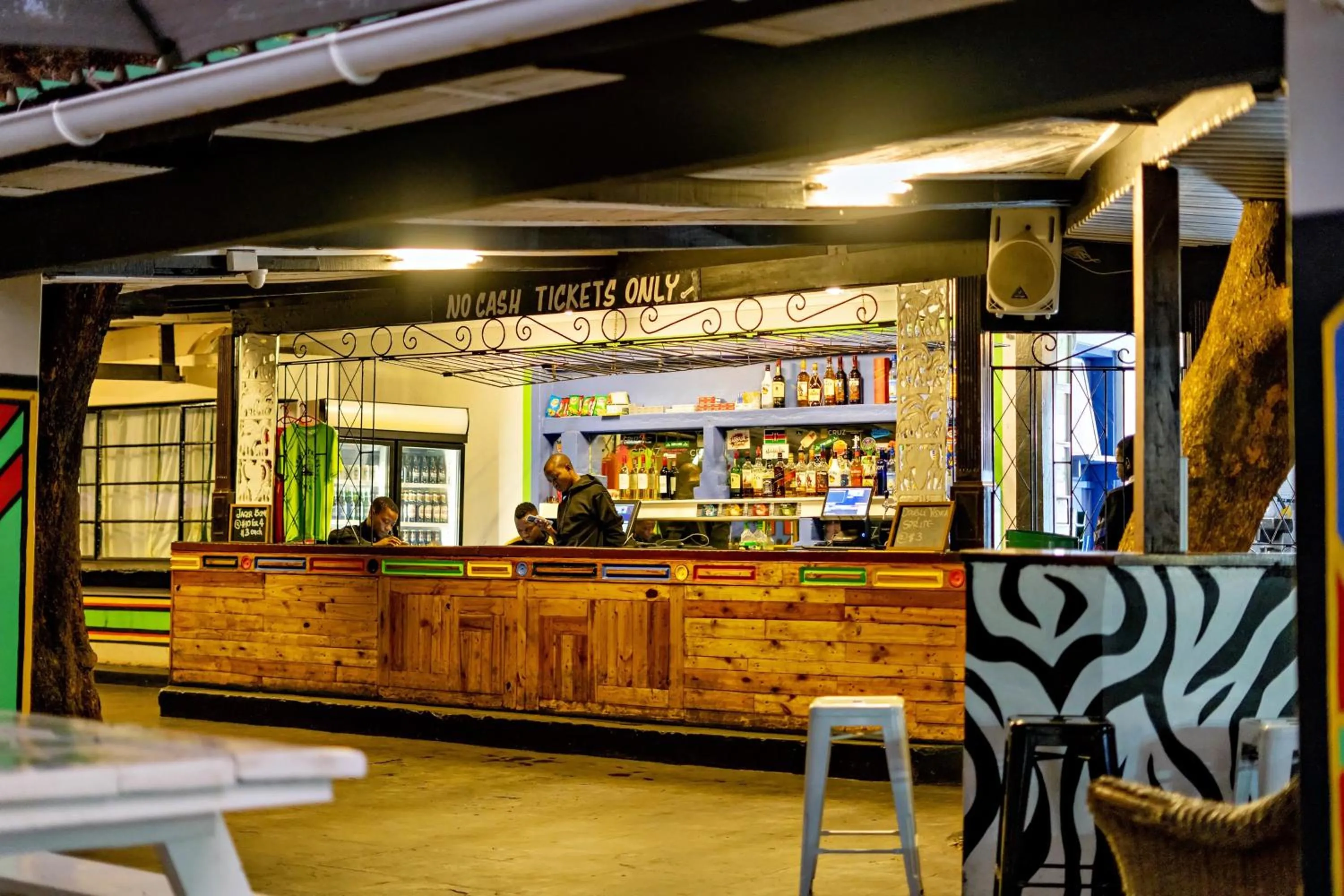 Lounge or bar in Shoestrings Backpackers Lodge Vic Falls