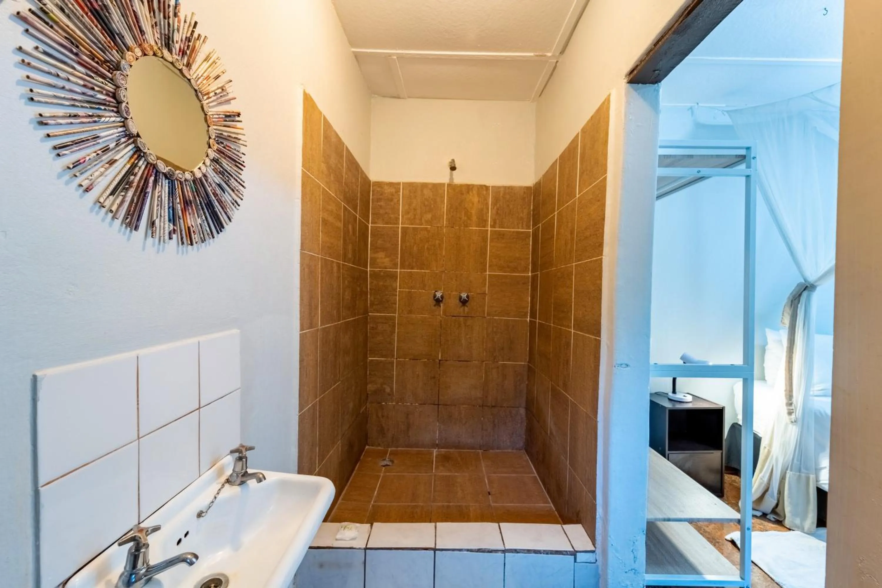 Bathroom in Shoestrings Backpackers Lodge Vic Falls