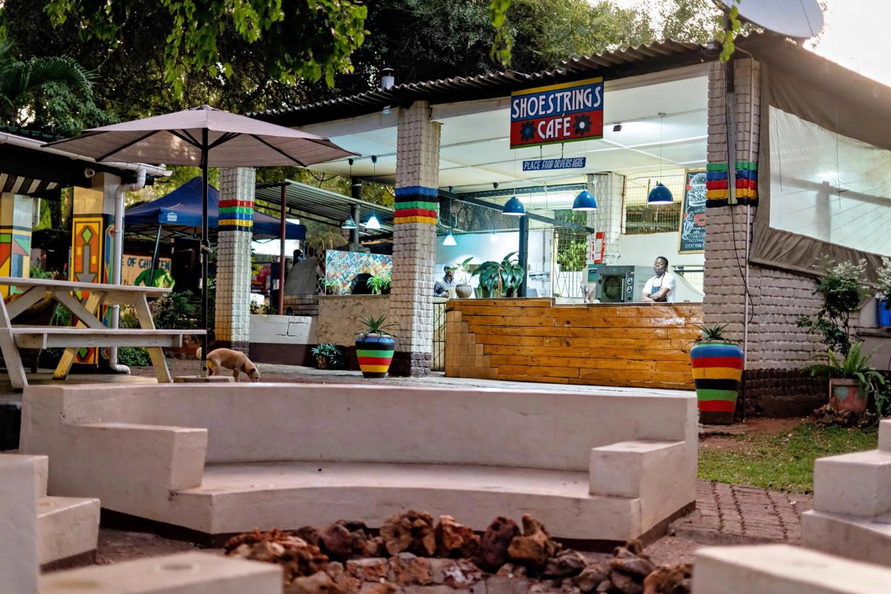 Breakfast in Shoestrings Backpackers Lodge Vic Falls
