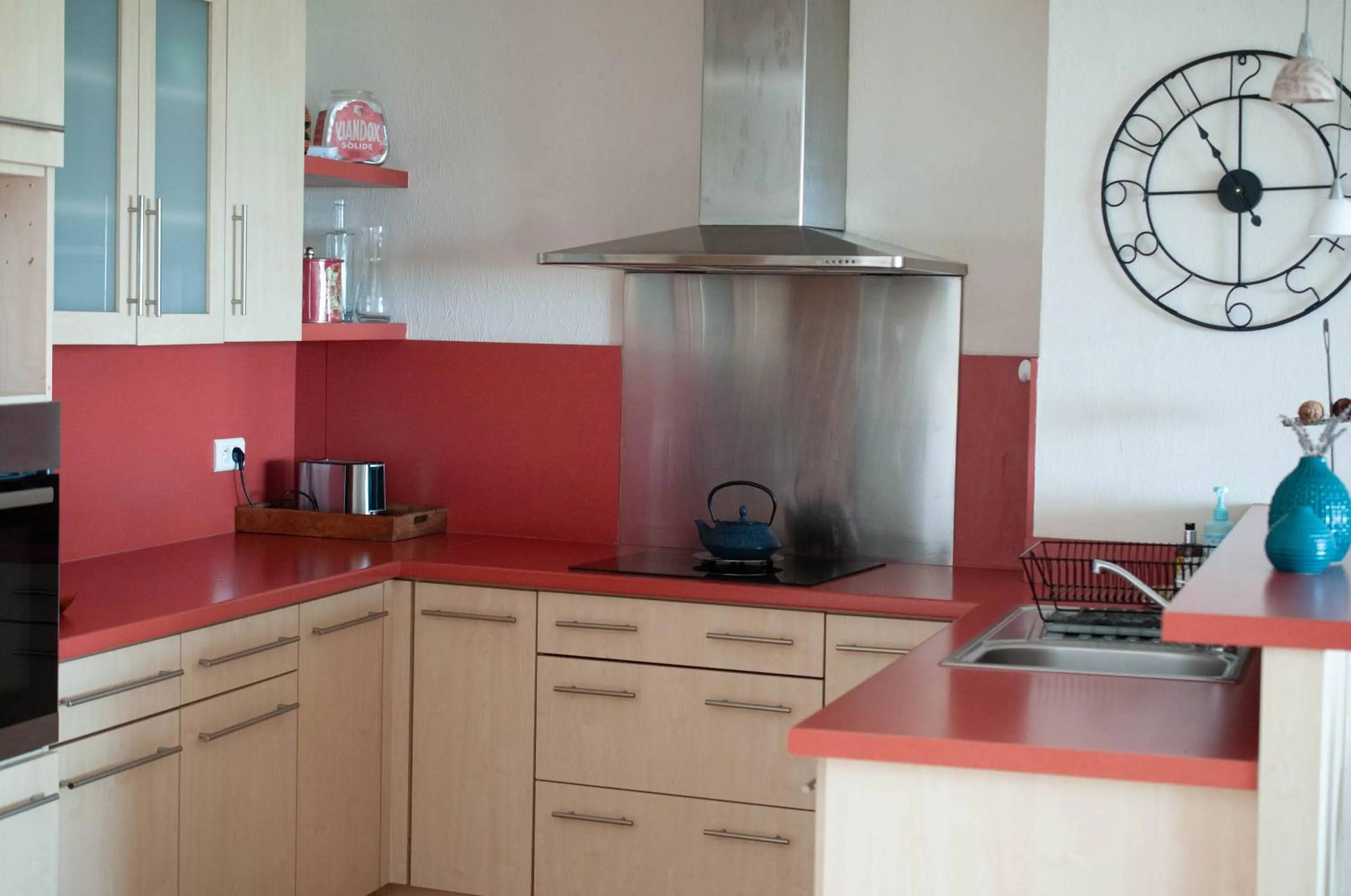 Kitchen or kitchenette in Auberge du Poids Public Logis Hotel