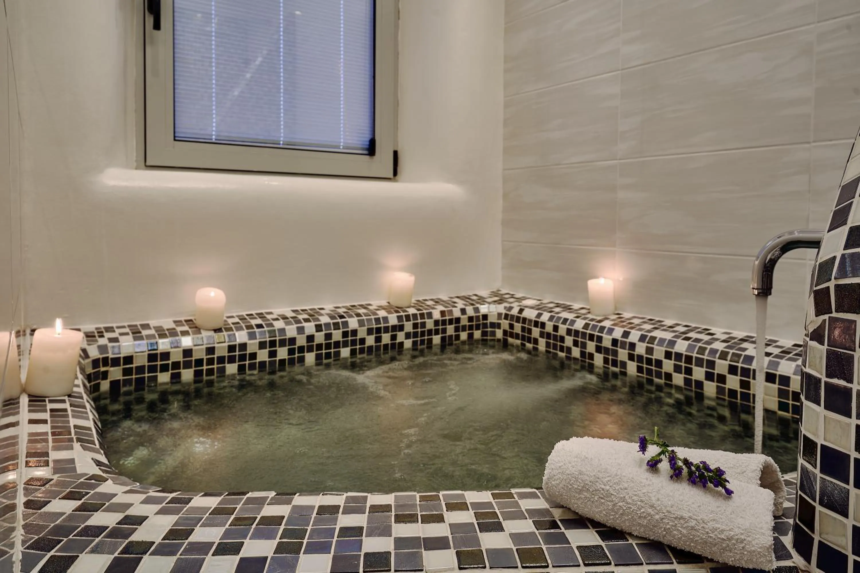 Hot Tub in Merovigliosso