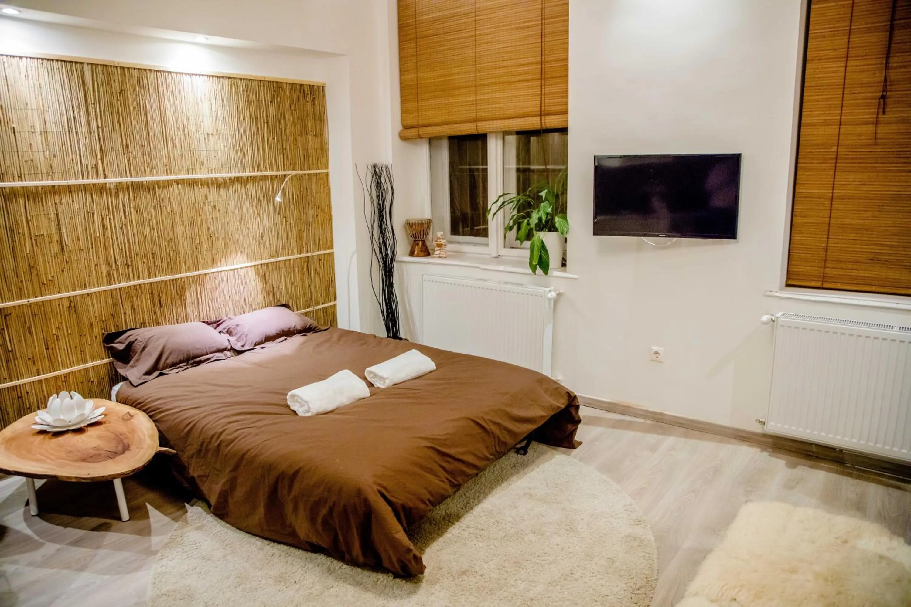 Living room, Bed in Suites 13 Budapest