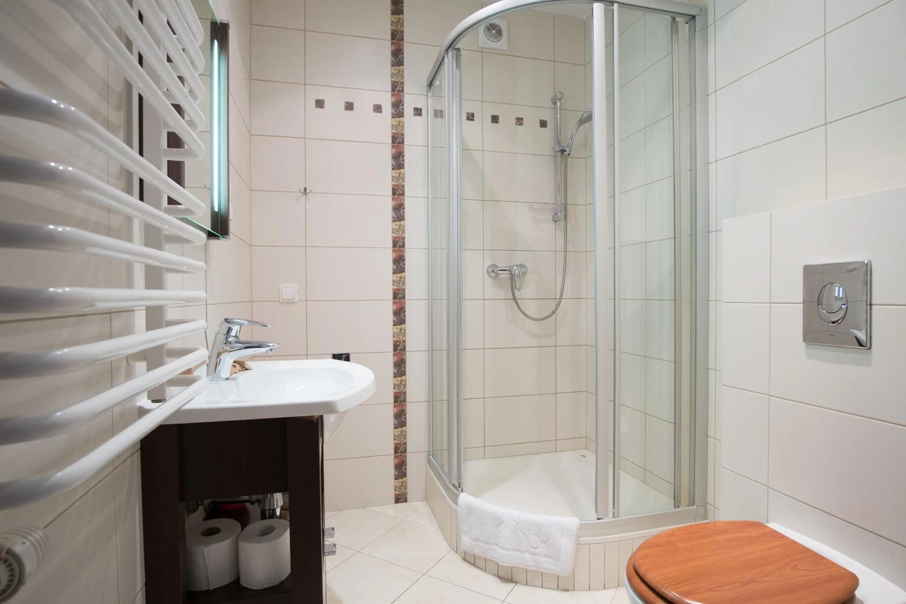 Shower in Aparthotel Bellamonte