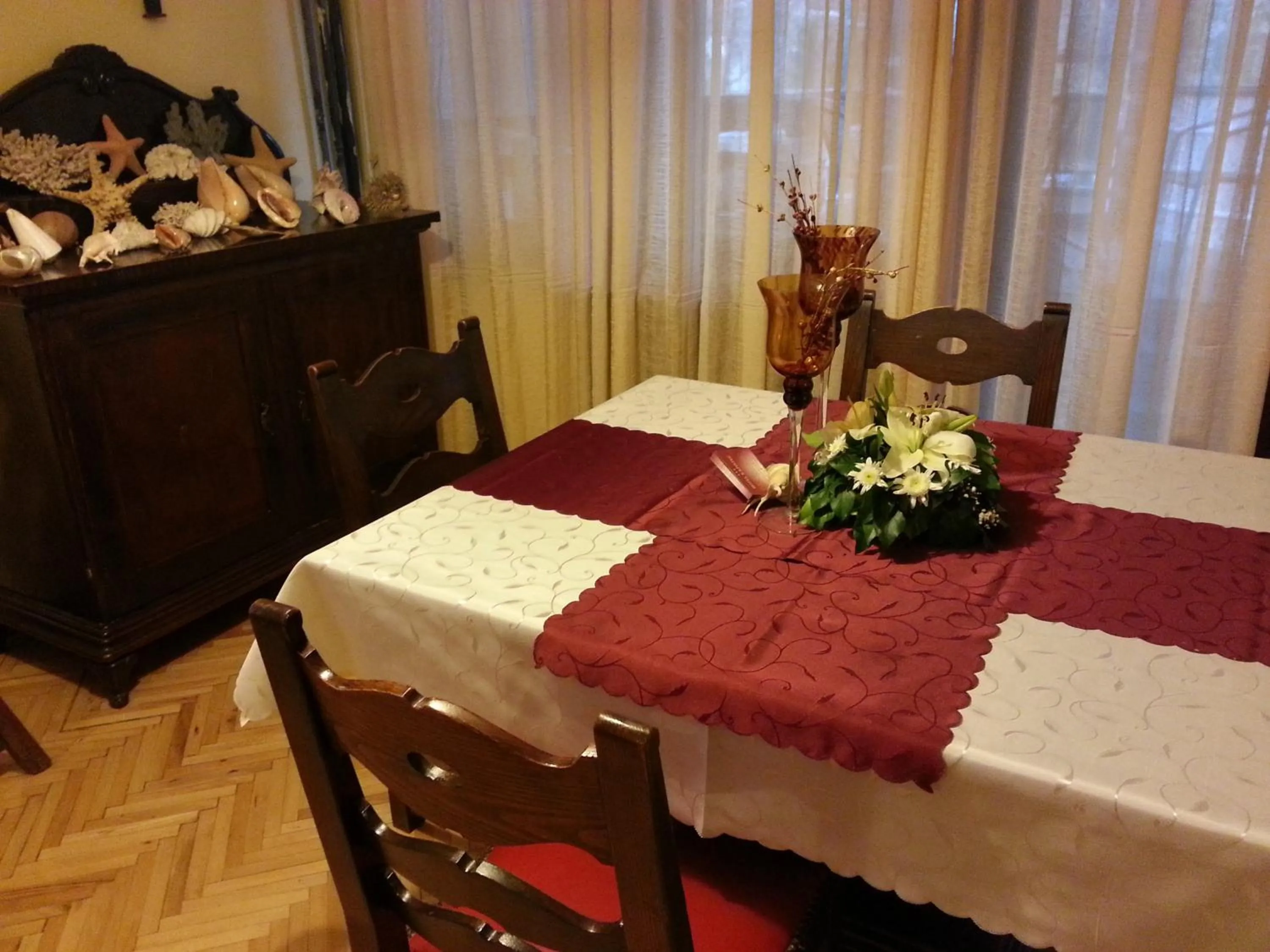 Restaurant/places to eat in Hotel Kapistec Skopje