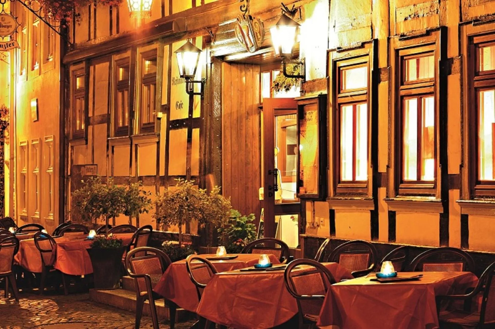 Restaurant/places to eat in Hotel Zum Kanzler
