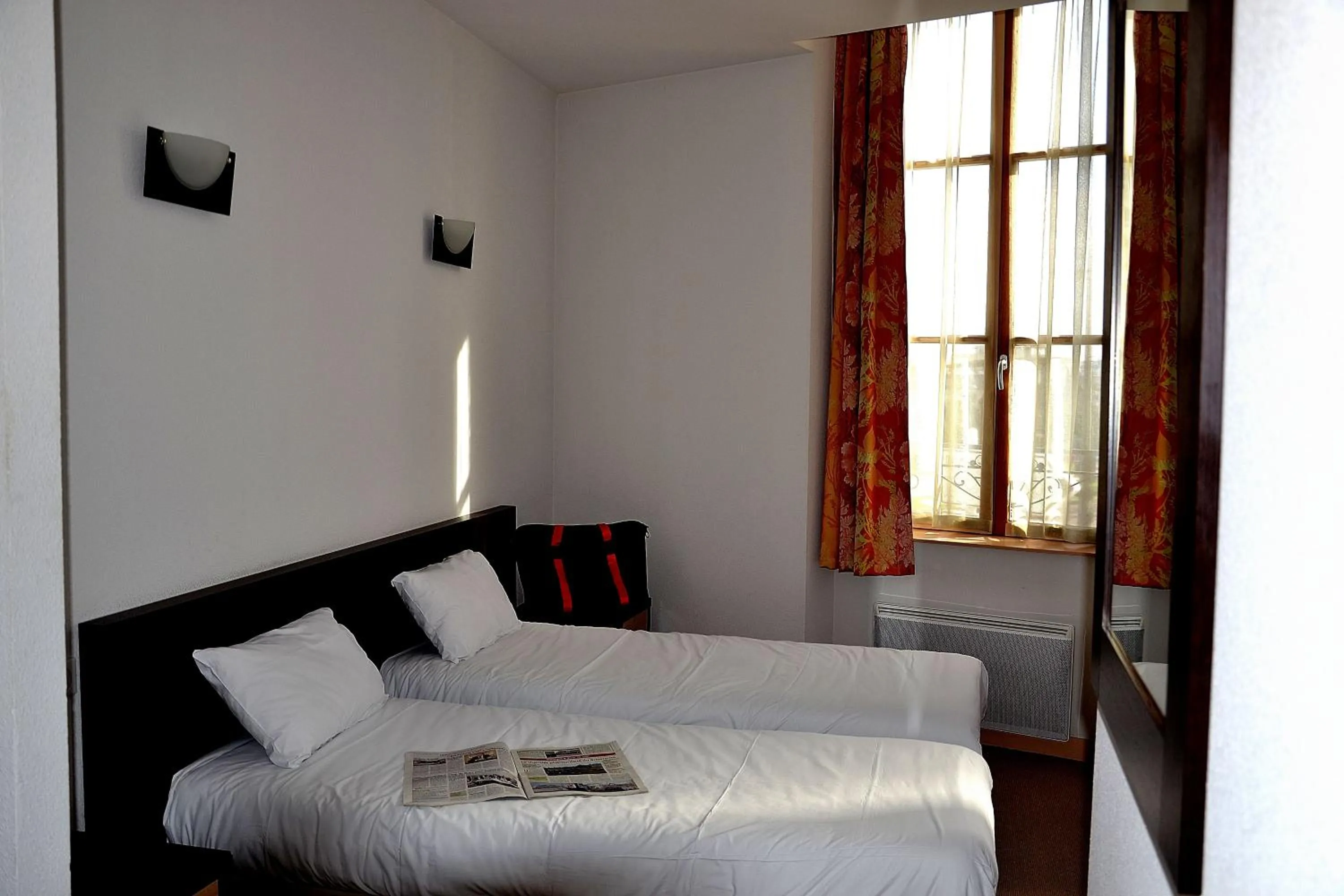 Photo of the whole room in Hotel Les Bénédictins