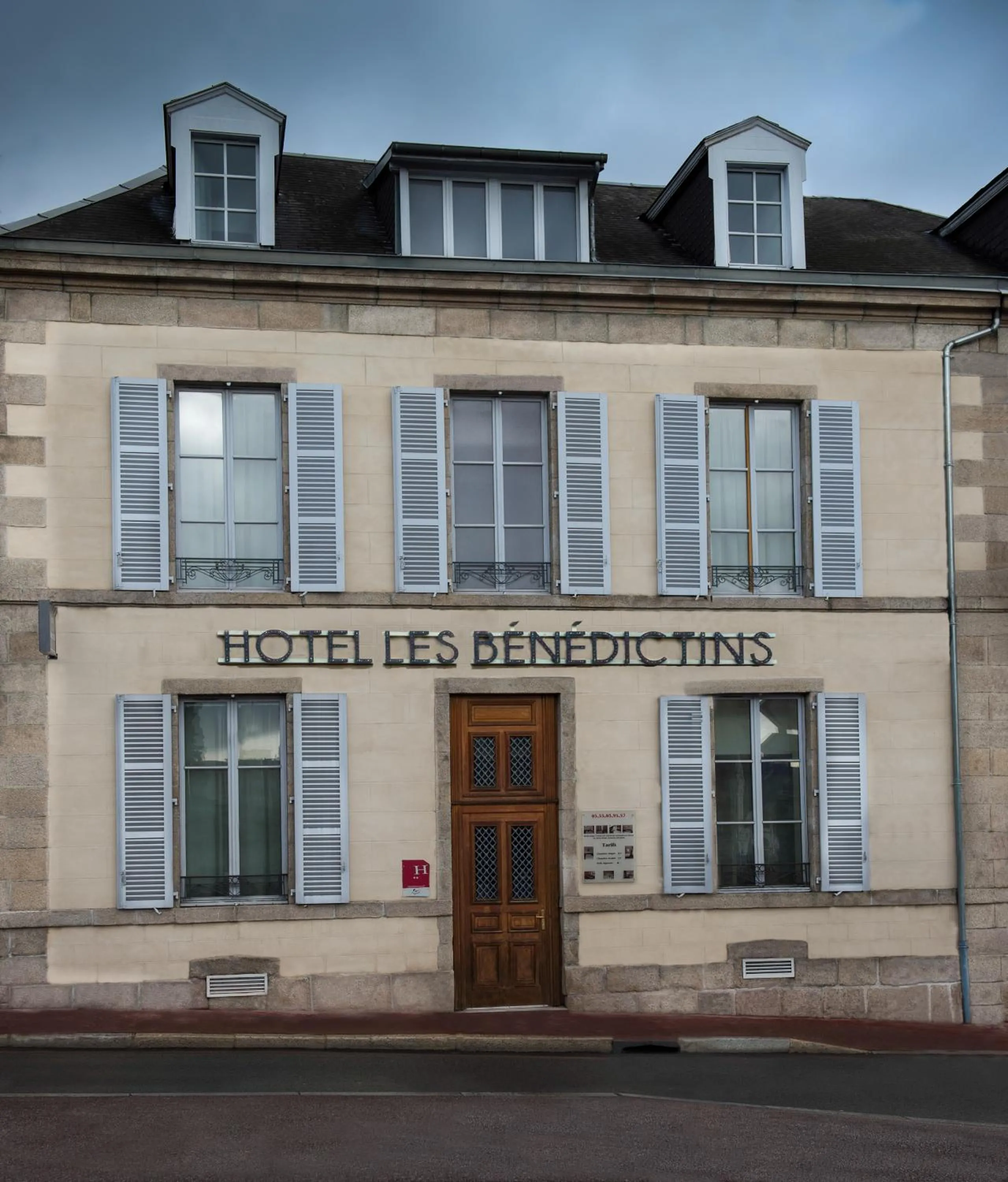 Facade/entrance, Property Building in Hotel Les Bénédictins