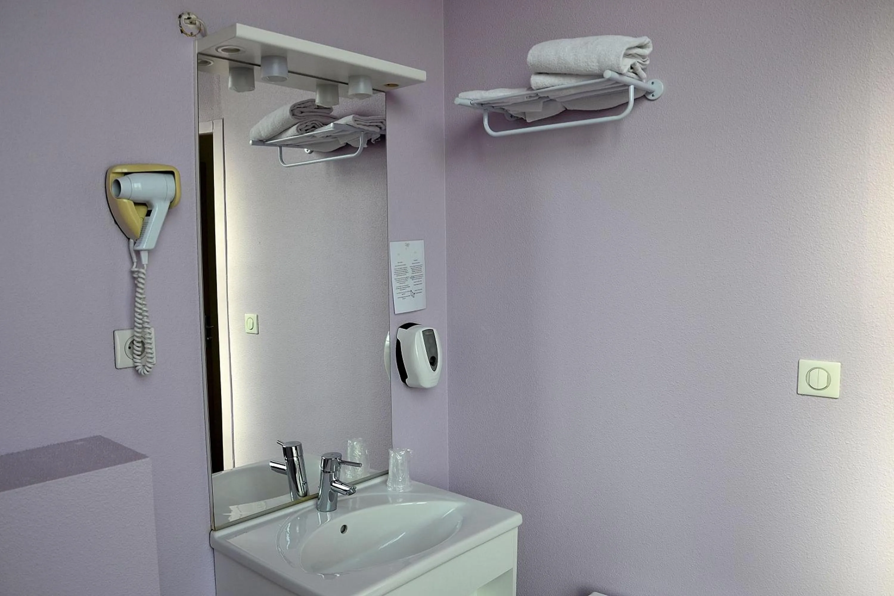 Bathroom in Hotel Les Bénédictins