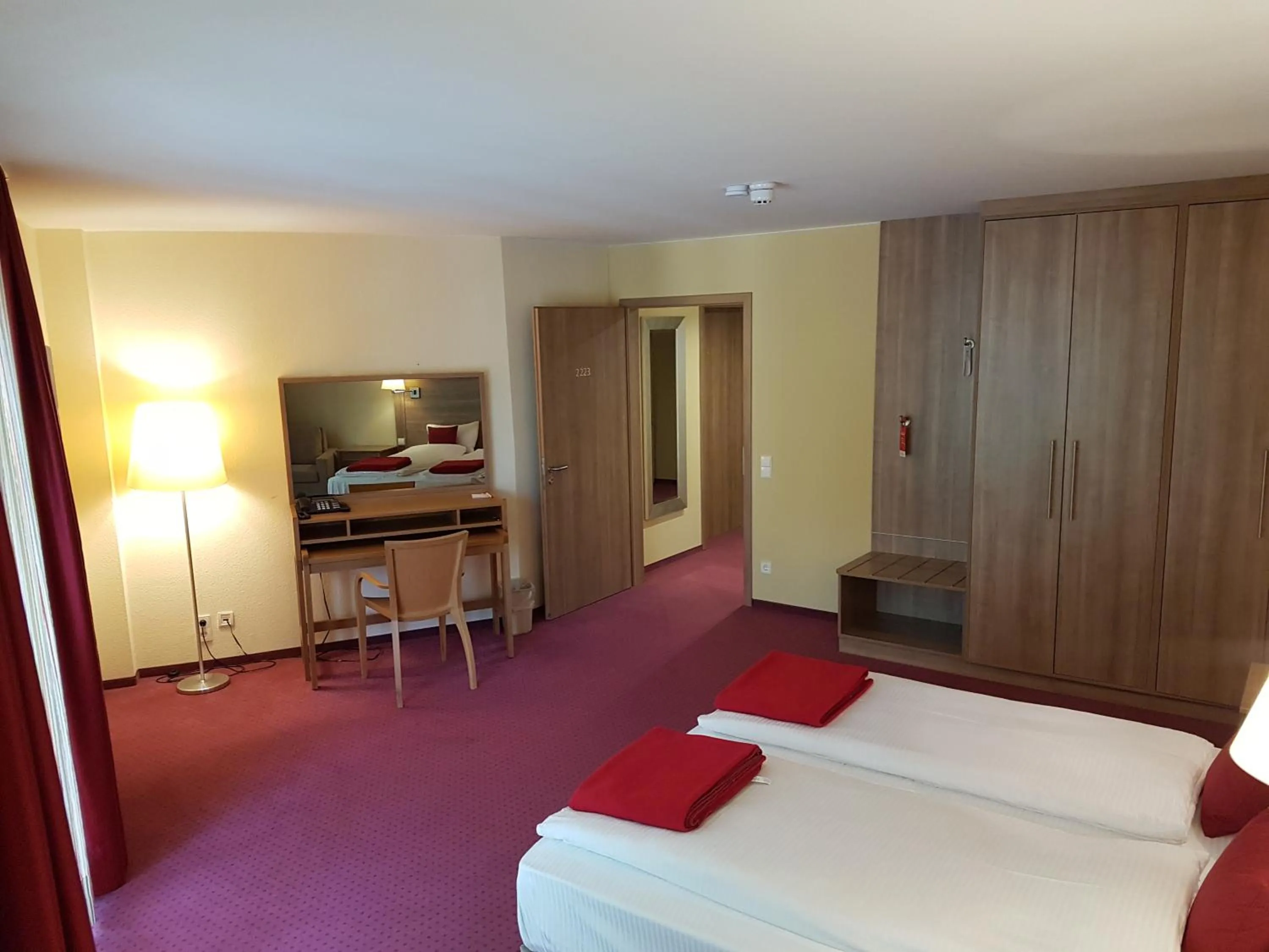 Photo of the whole room, Bed in Nashira Kurpark Hotel