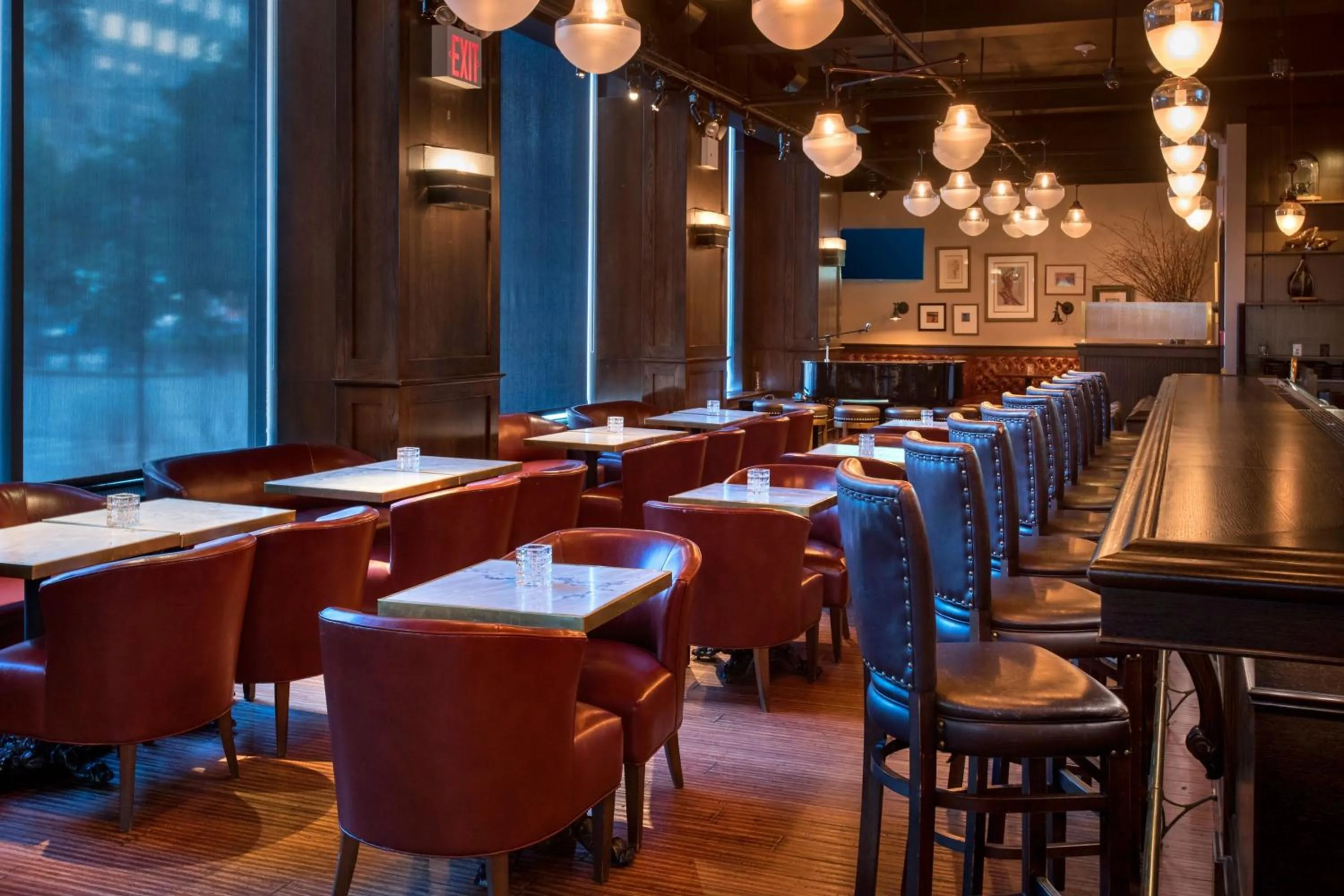 Restaurant/places to eat in New York Marriott Downtown