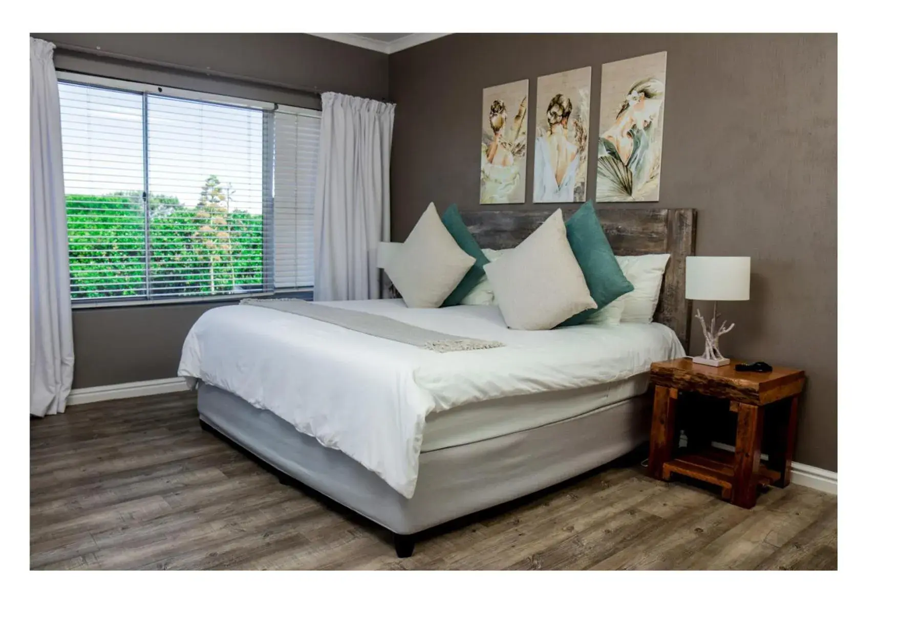 Deluxe King Room with Sea View in Nine on Uys street B & B Deluxe King Room with Sea View in Nine on Uys street B & B