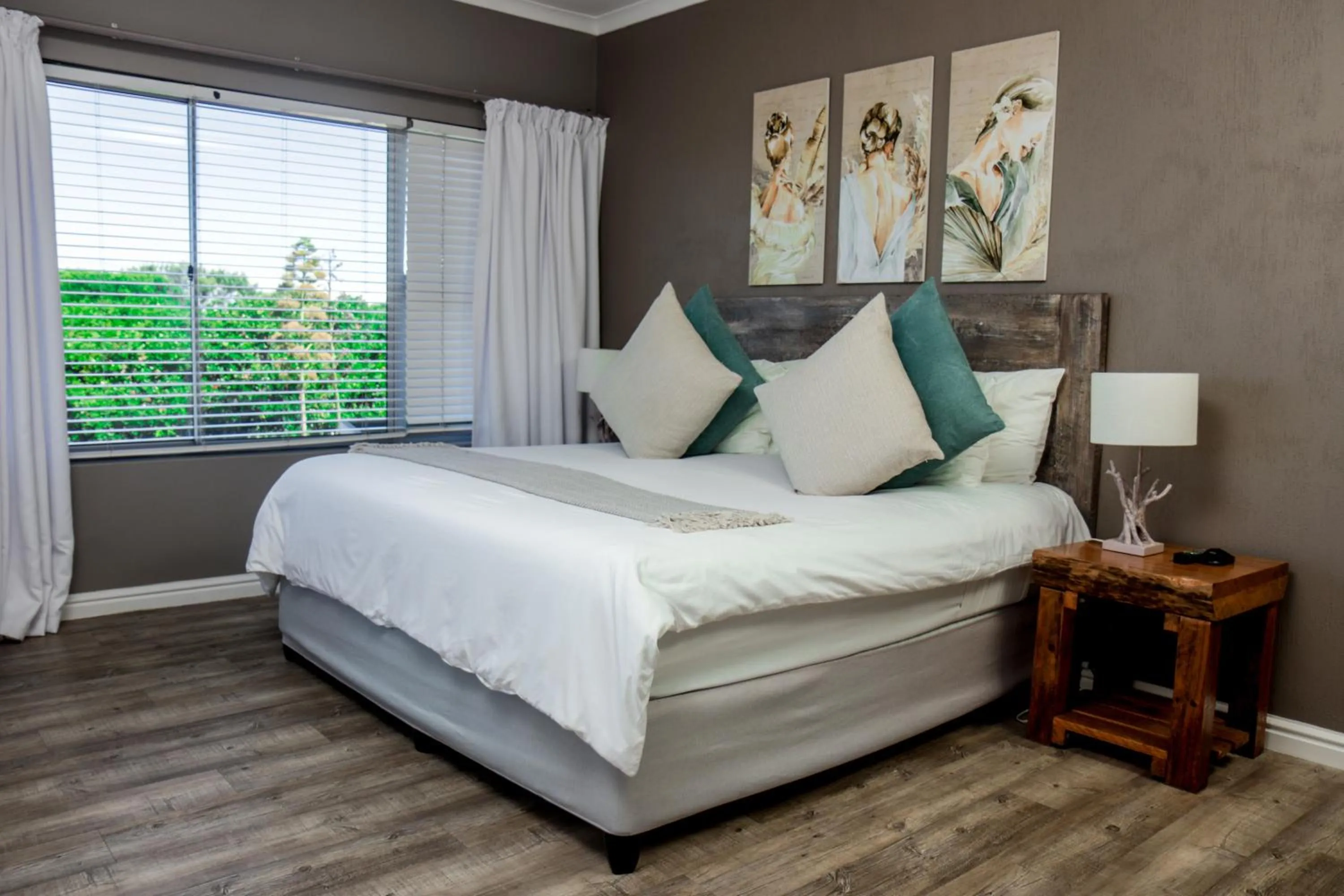 Bedroom, Bed in Nine on Uys street B & B