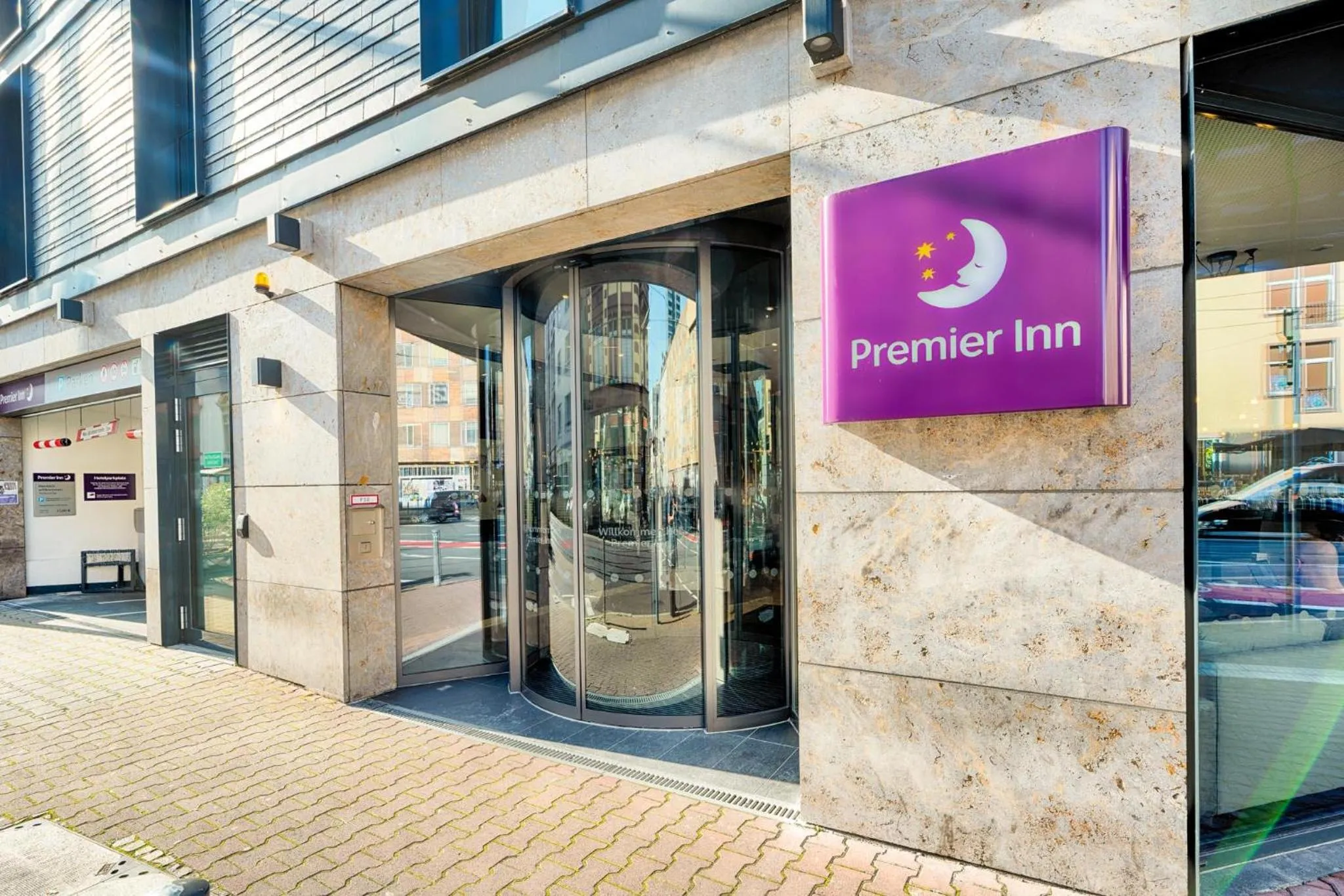 Property building in Premier Inn Frankfurt City Europaviertel