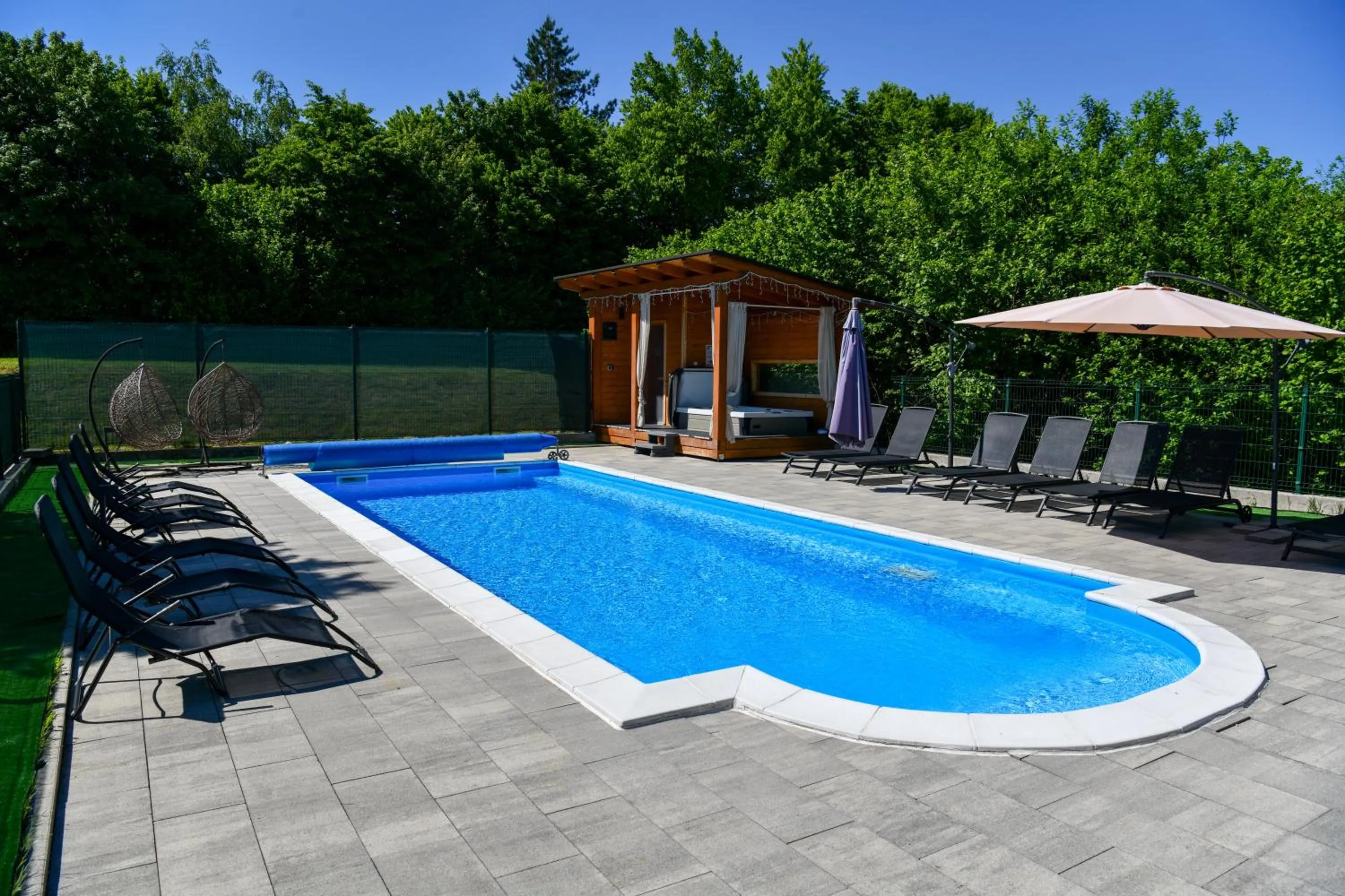 Swimming pool in Pansion Villa Cancar
