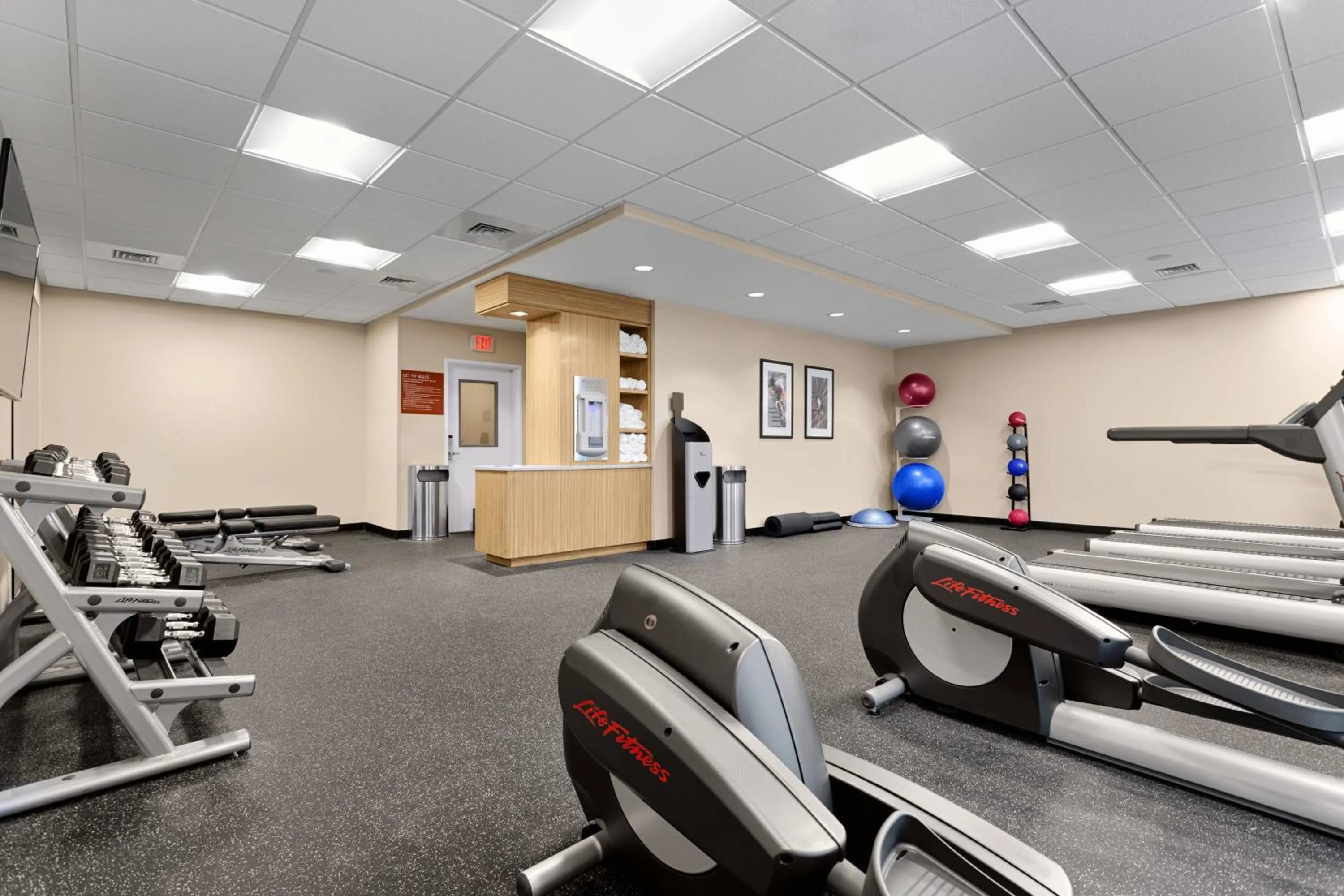 Fitness centre/facilities in TownePlace Suites by Marriott Charleston Mt. Pleasant