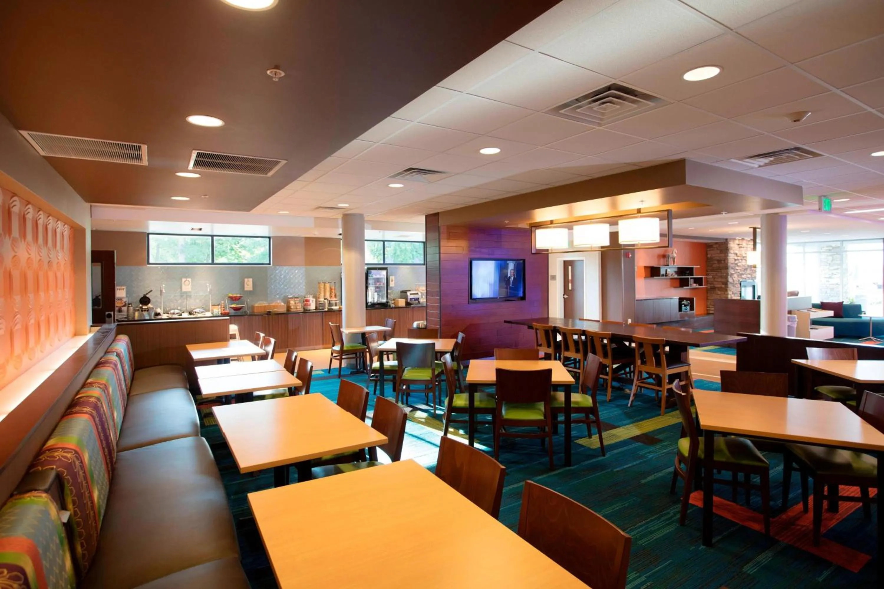 Restaurant/places to eat in Fairfield Inn & Suites by Marriott Detroit Lakes