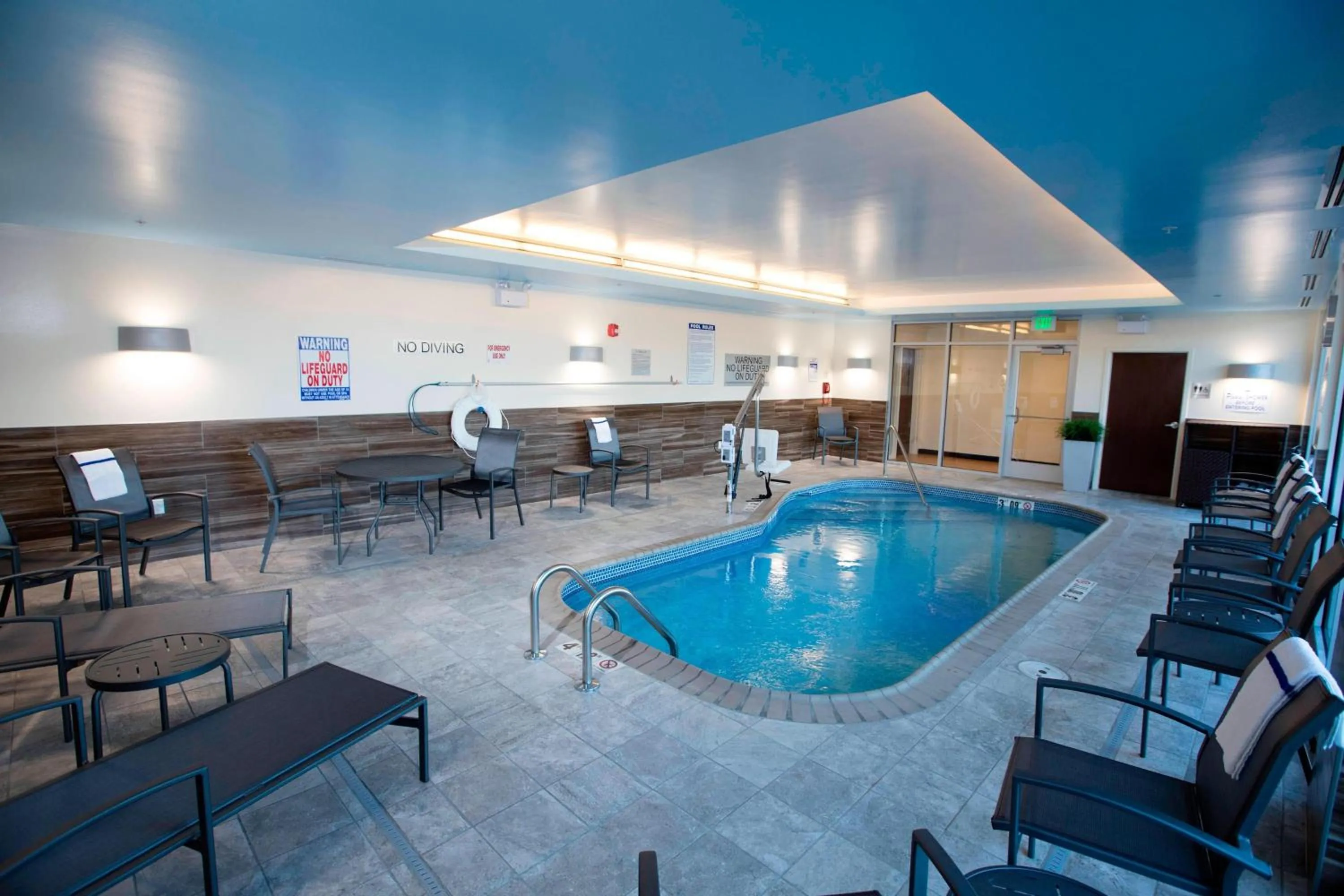 Swimming pool in Fairfield Inn & Suites by Marriott Detroit Lakes