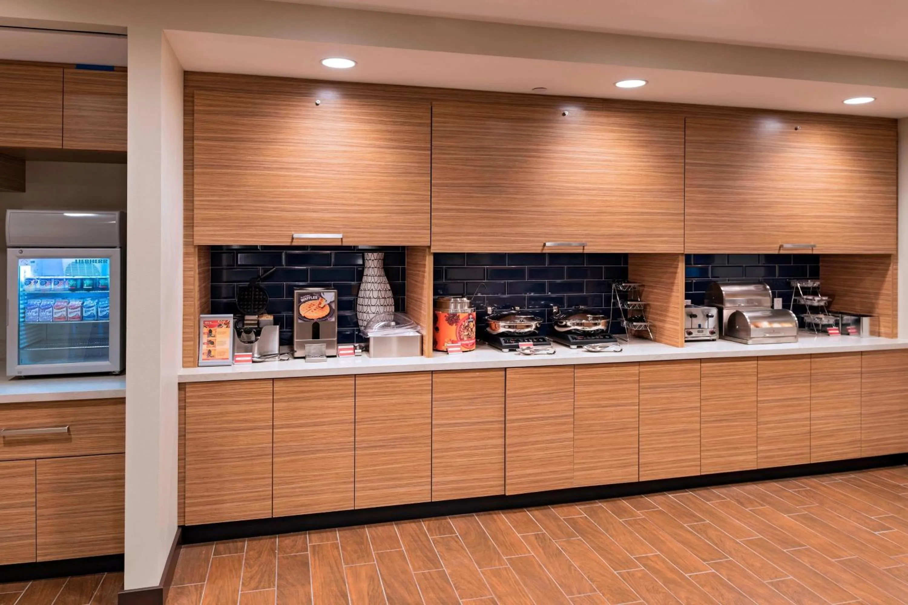 Breakfast in TownePlace Suites by Marriott Tacoma Lakewood