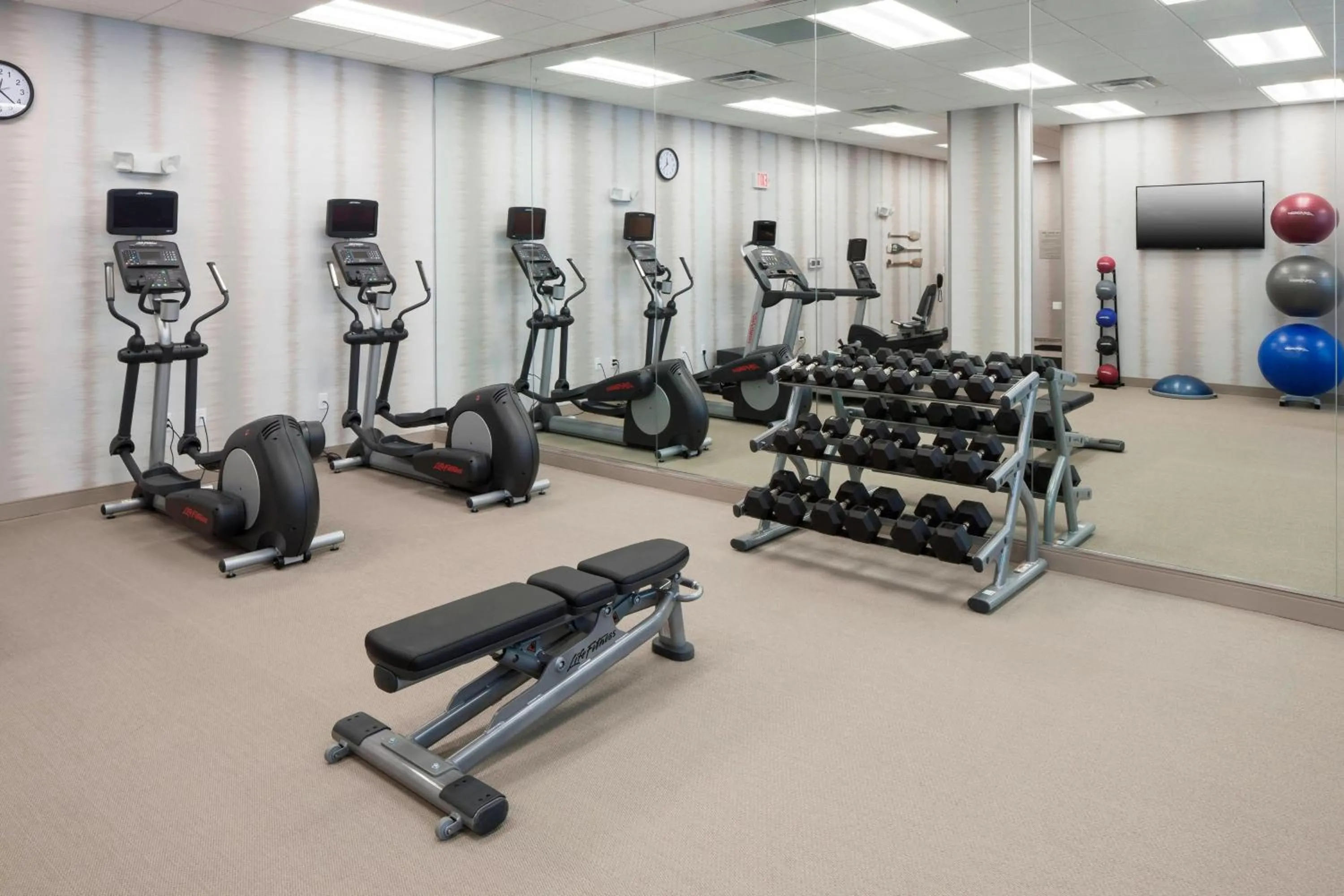 Fitness centre/facilities in SpringHill Suites by Marriott Clearwater Beach