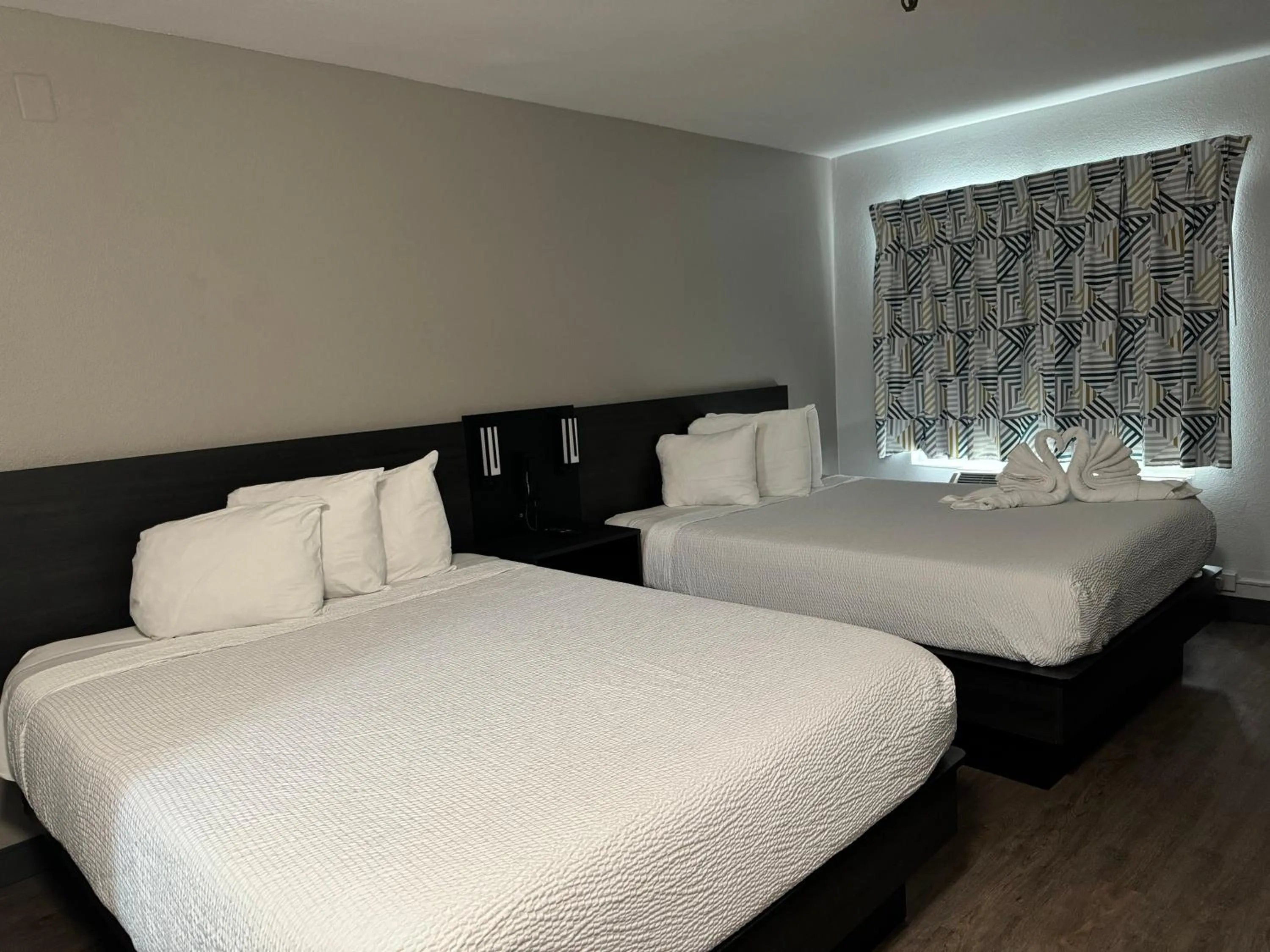 Bed in Motel 6 Hollywood