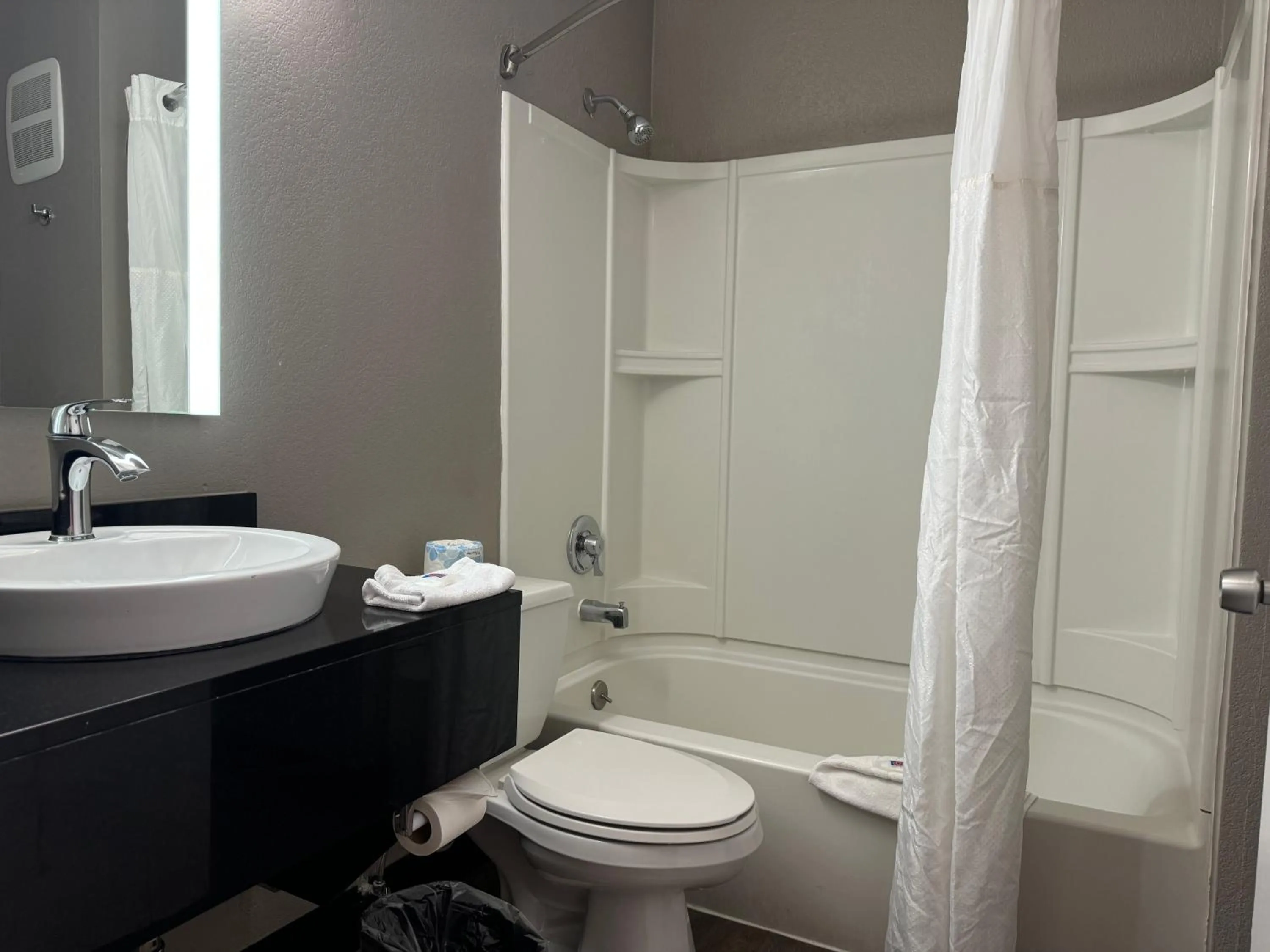 Bathroom in Motel 6 Hollywood