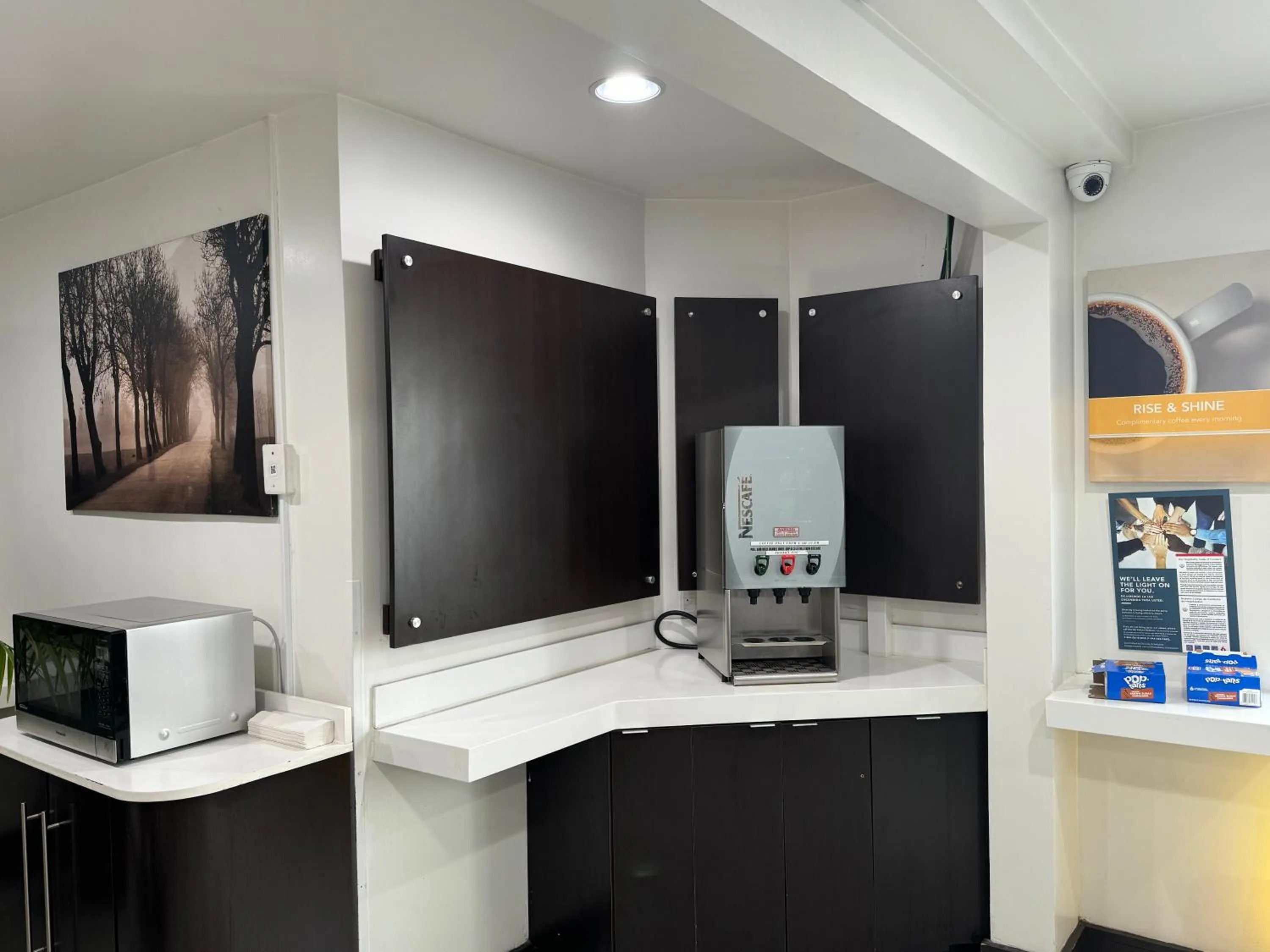 vending machine in Motel 6 Hollywood