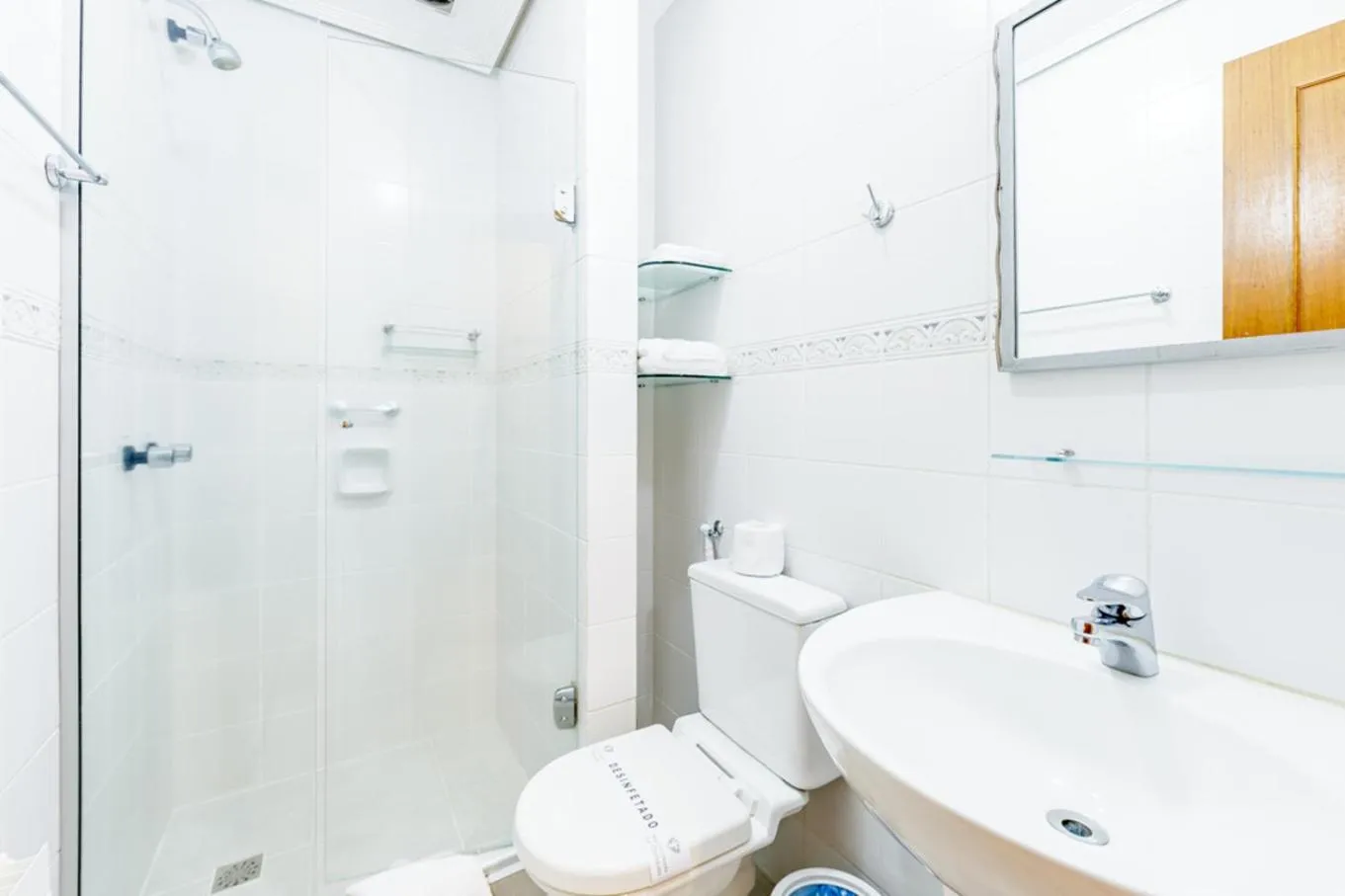 Shower in Hotel Pousada Le Chateau