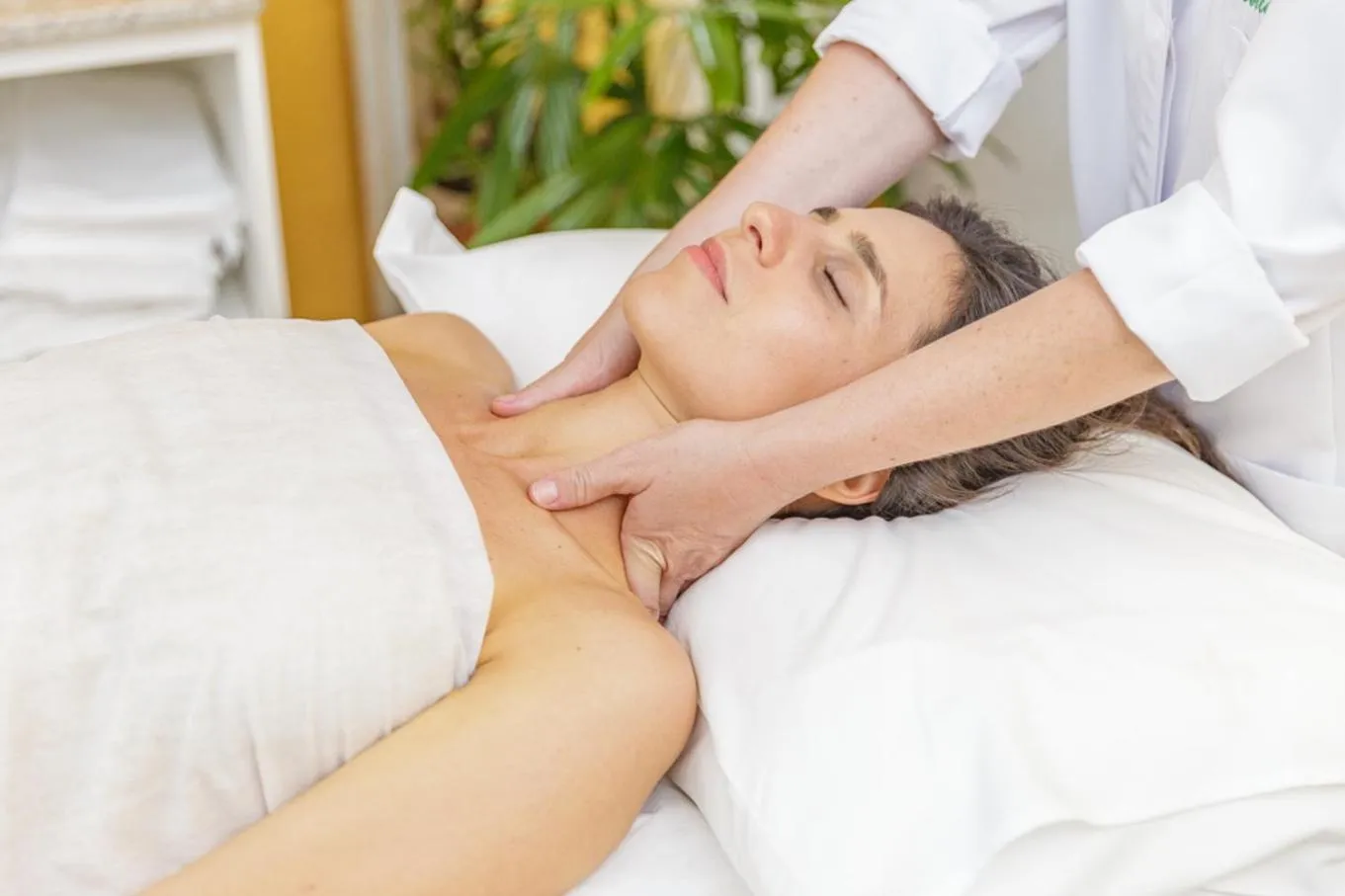 People in Hotel Pousada Le Chateau