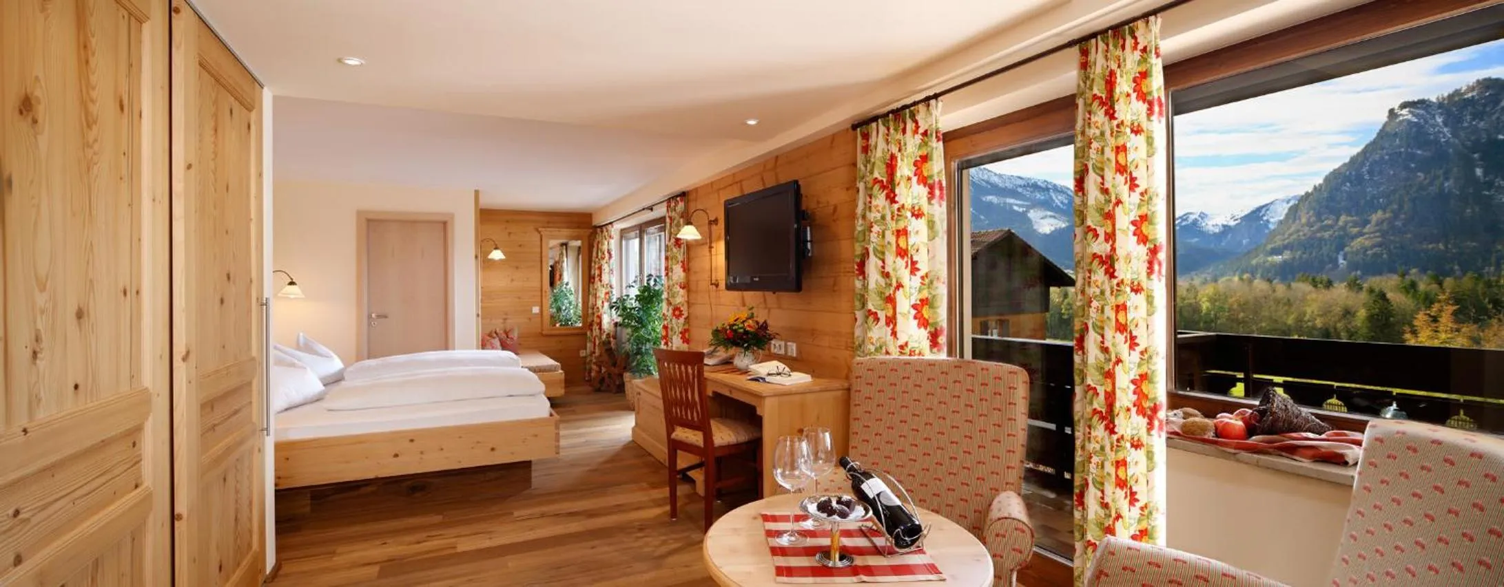 Bedroom, Bed in Hotel Berghof