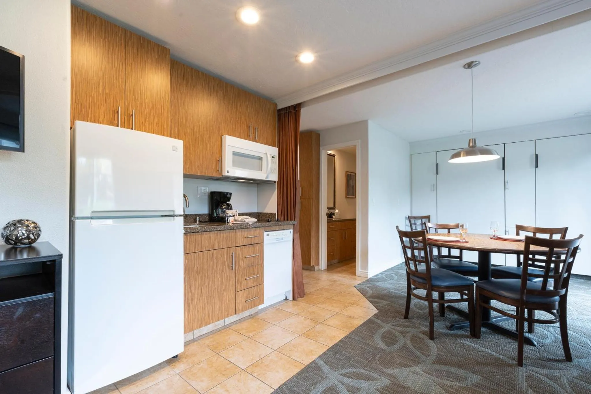 kitchen in San Clemente Inn