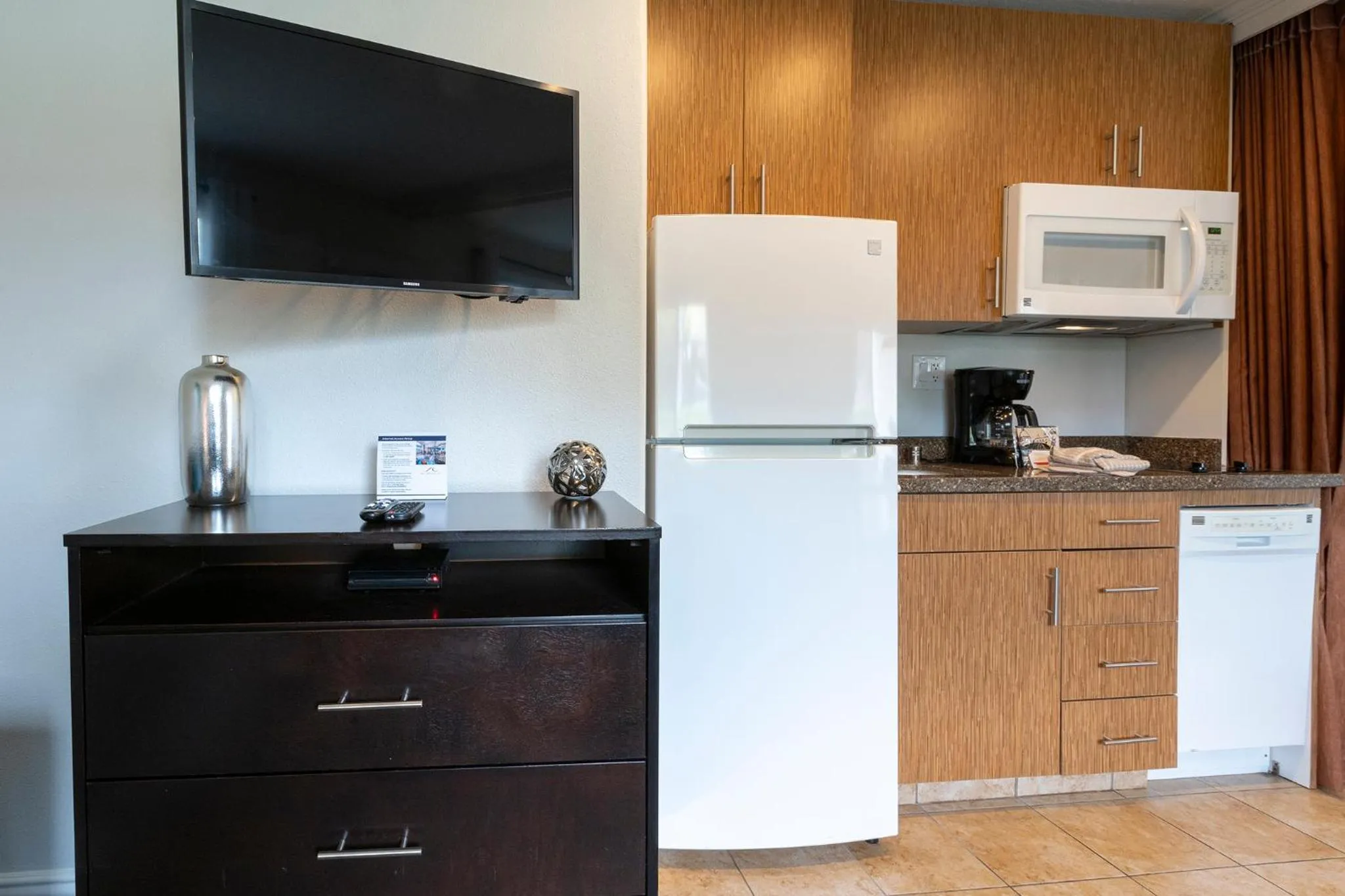 kitchen in San Clemente Inn