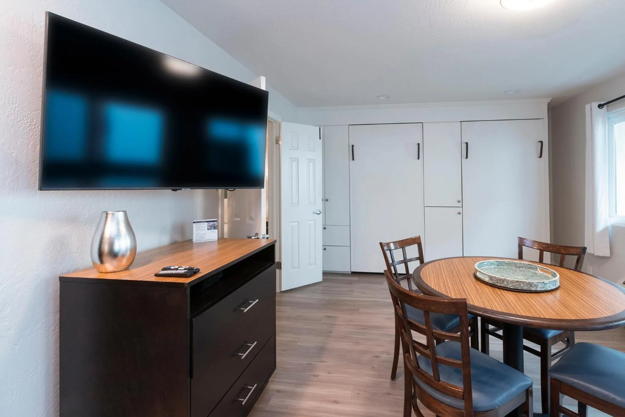 Dining area in San Clemente Inn