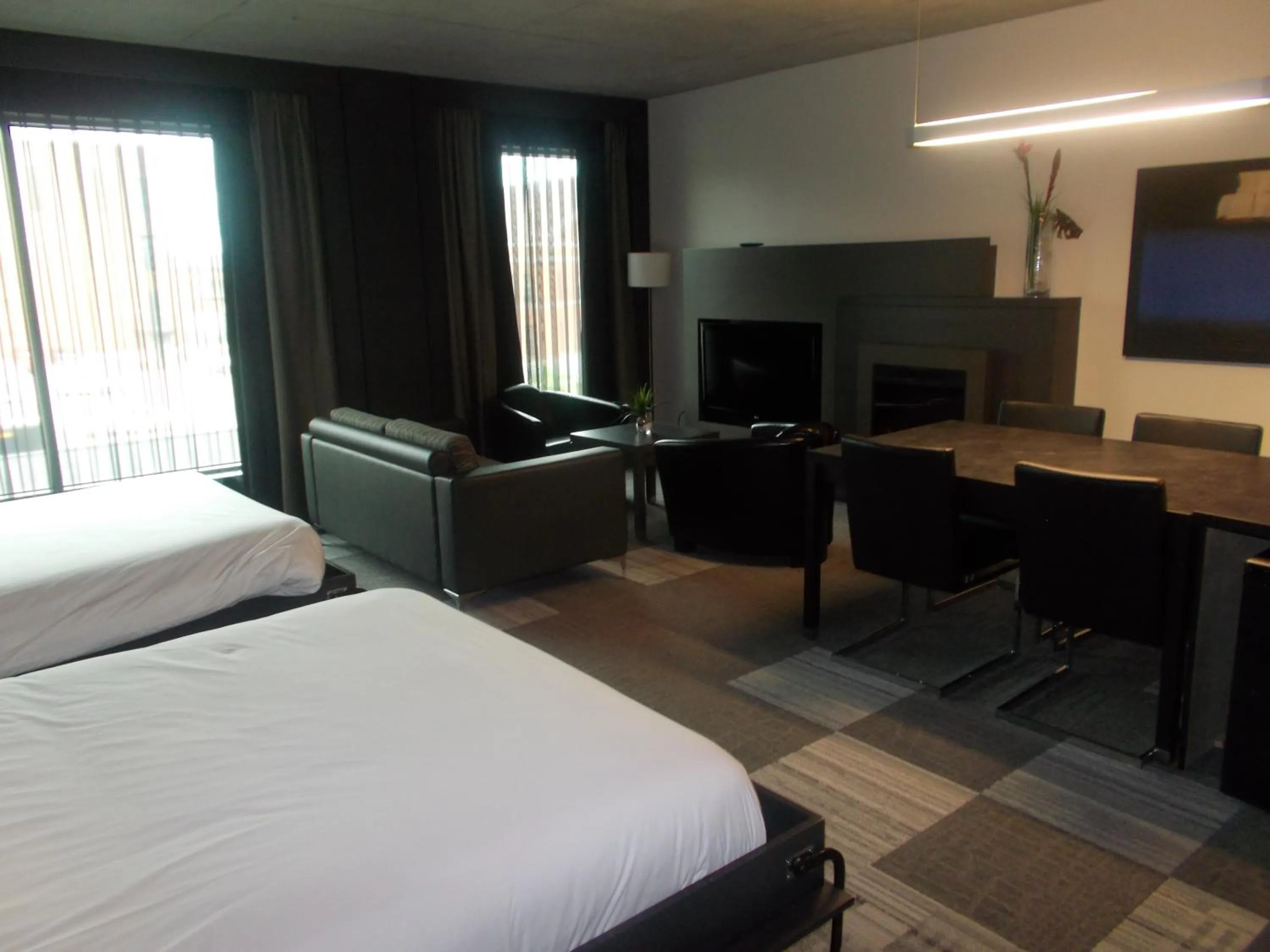 Photo of the whole room, Bed in Grand Hotel Times Sherbrooke